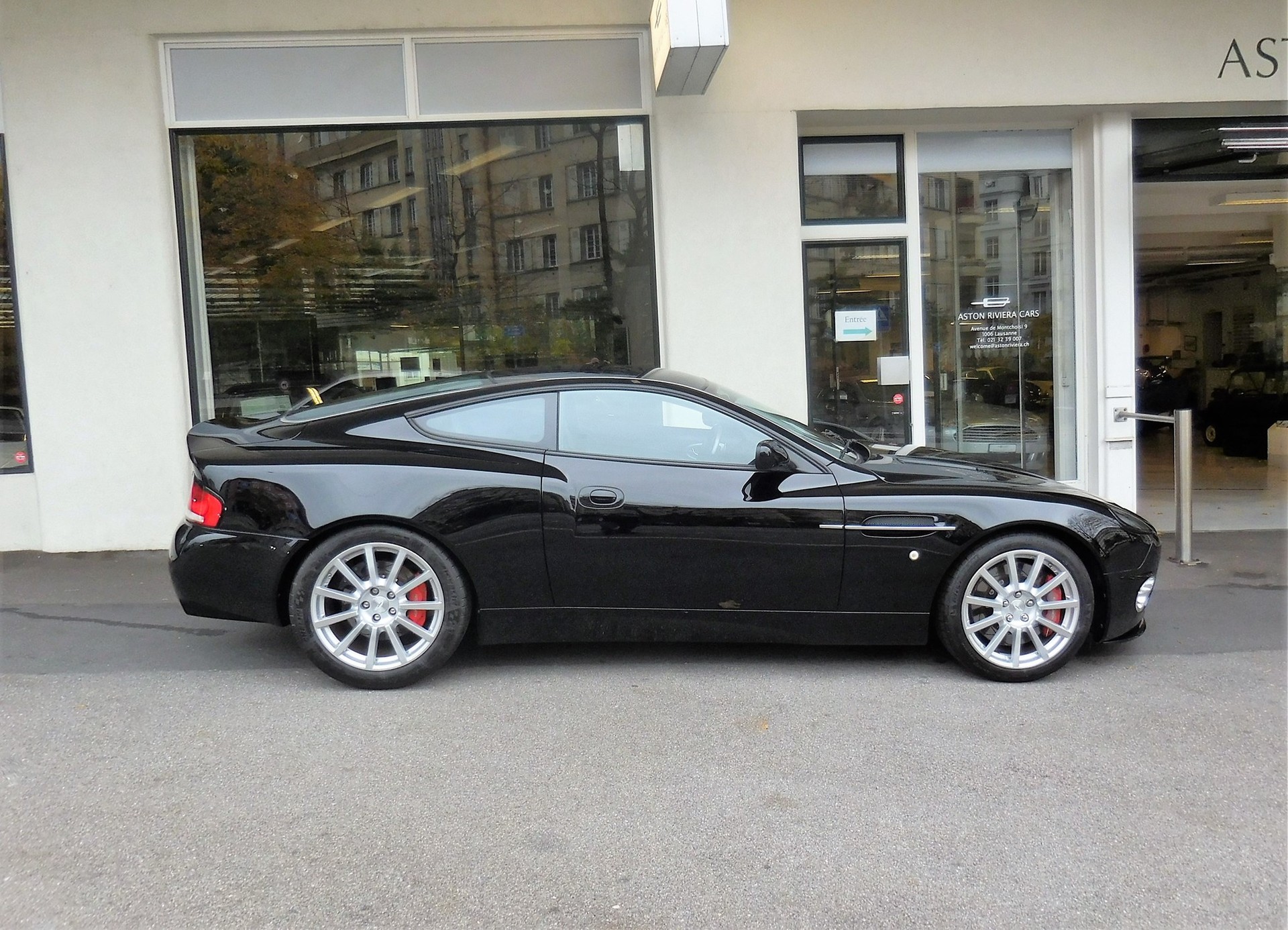 ASTON MARTIN Vanquish V12 S 5.9-48-image-5