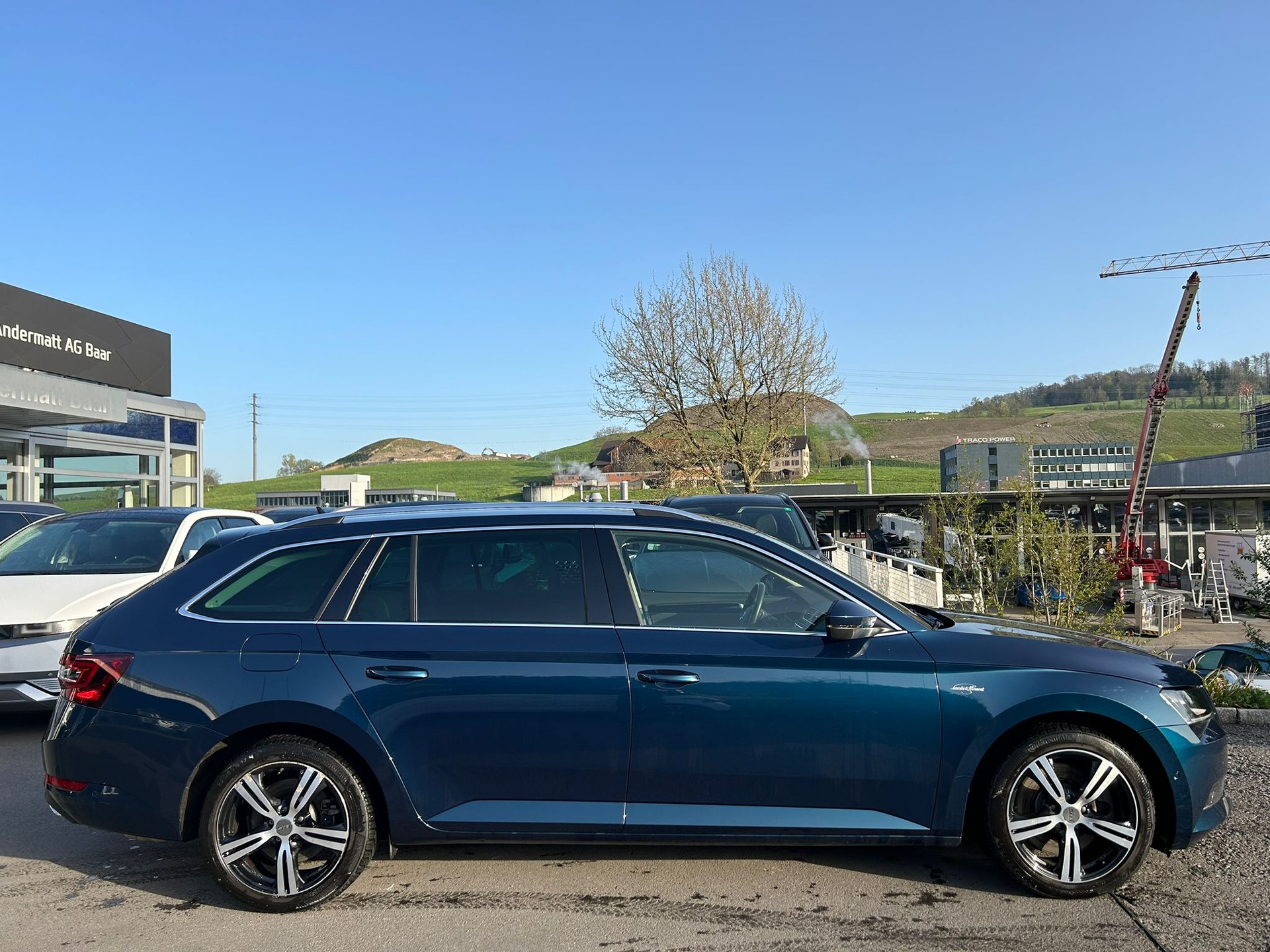 SKODA Superb Combi 2.0 TSI L&K DSG 4x4-image-4