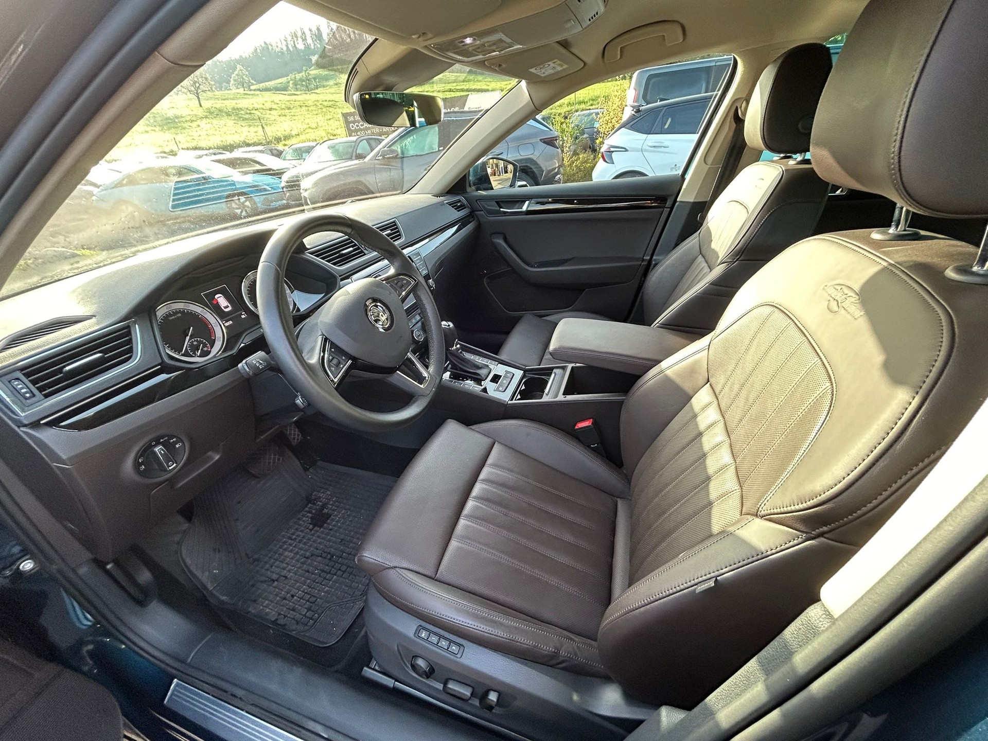 SKODA Superb Combi 2.0 TSI L&K DSG 4x4-image-8