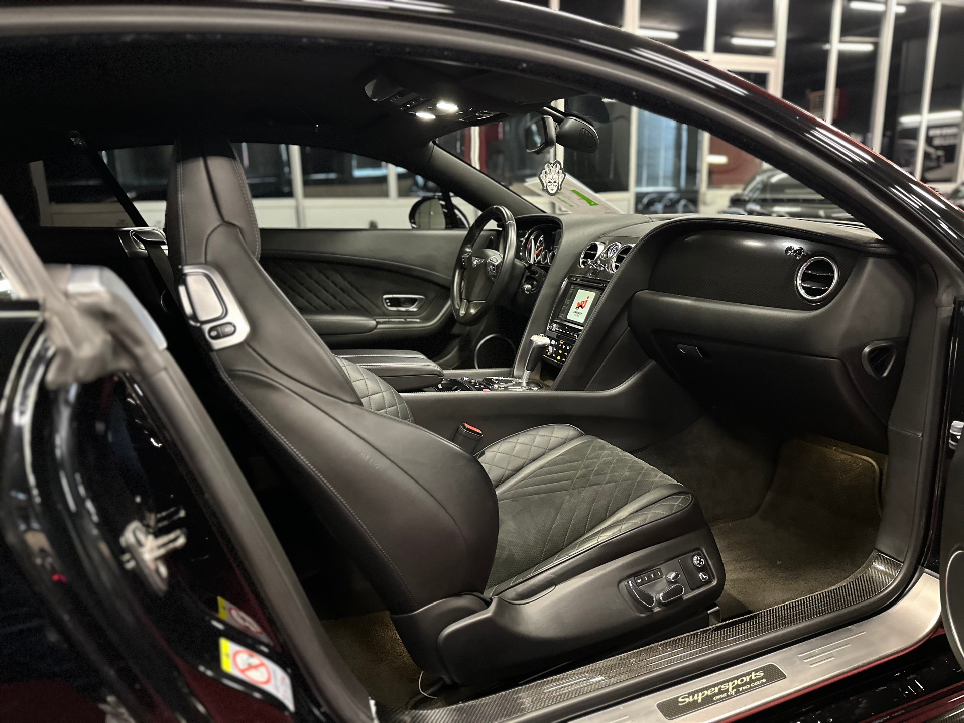 BENTLEY Continental Supersports 6.0 W12 / 1 of 710 / ** 5 Stern Garantie **-image-18