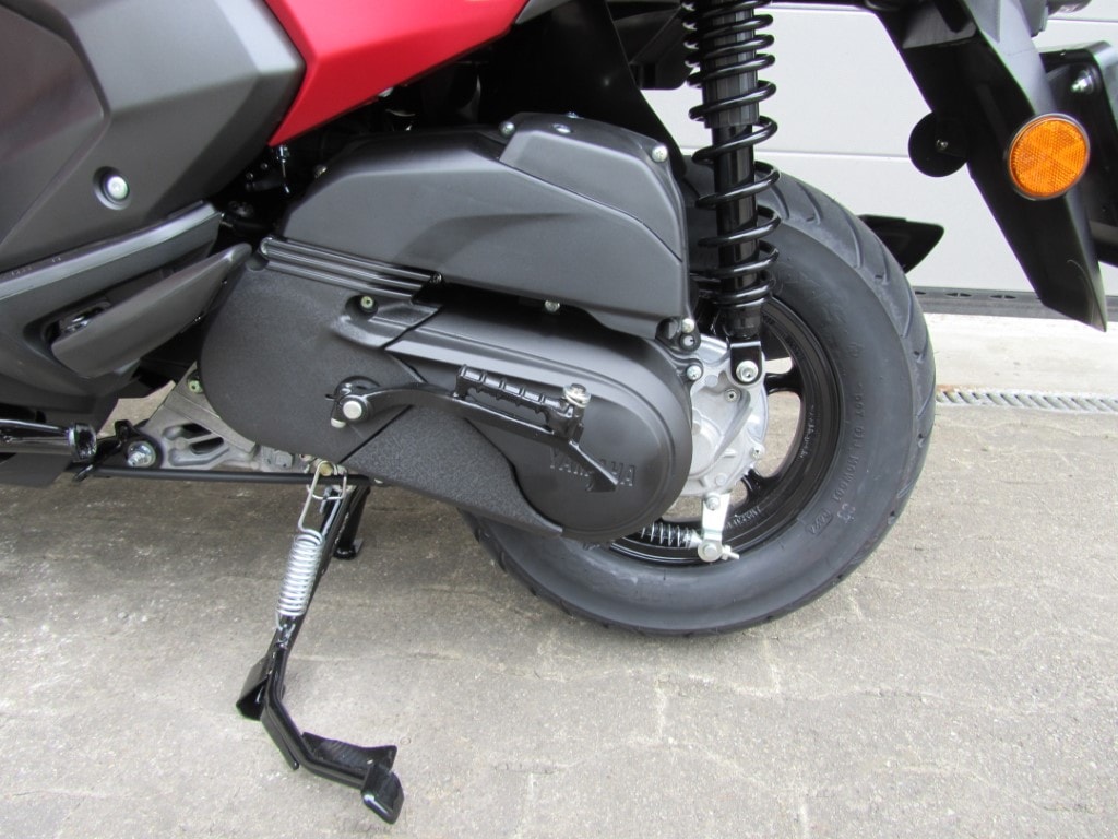 YAMAHA LCG 125 RayZR-image-6