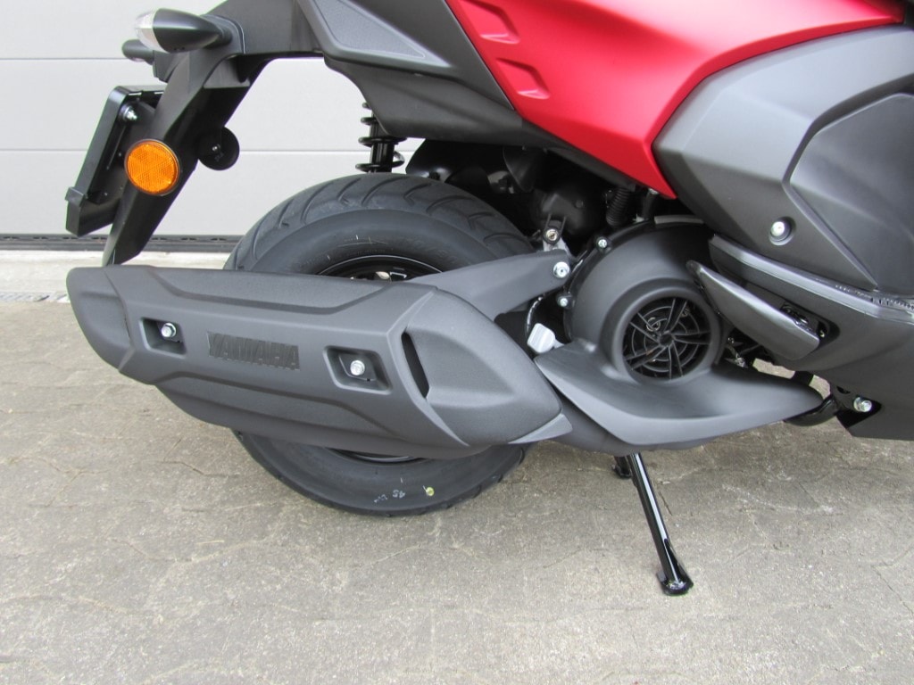 YAMAHA LCG 125 RayZR-image-5