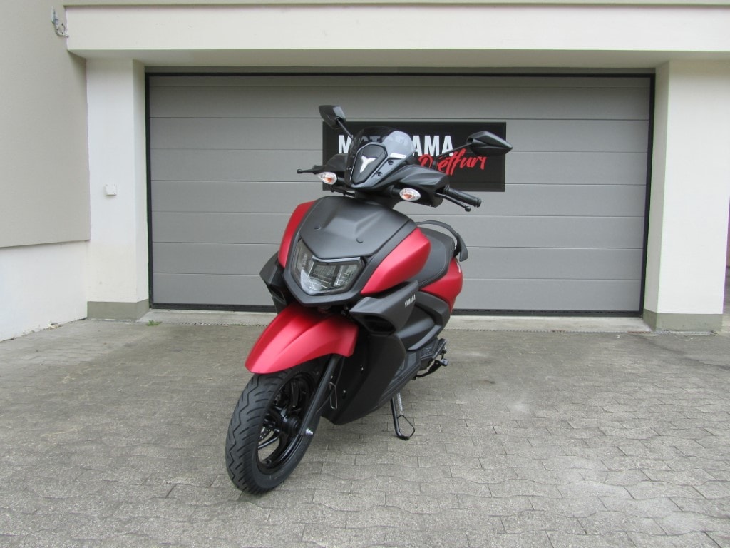 YAMAHA LCG 125 RayZR-image-3