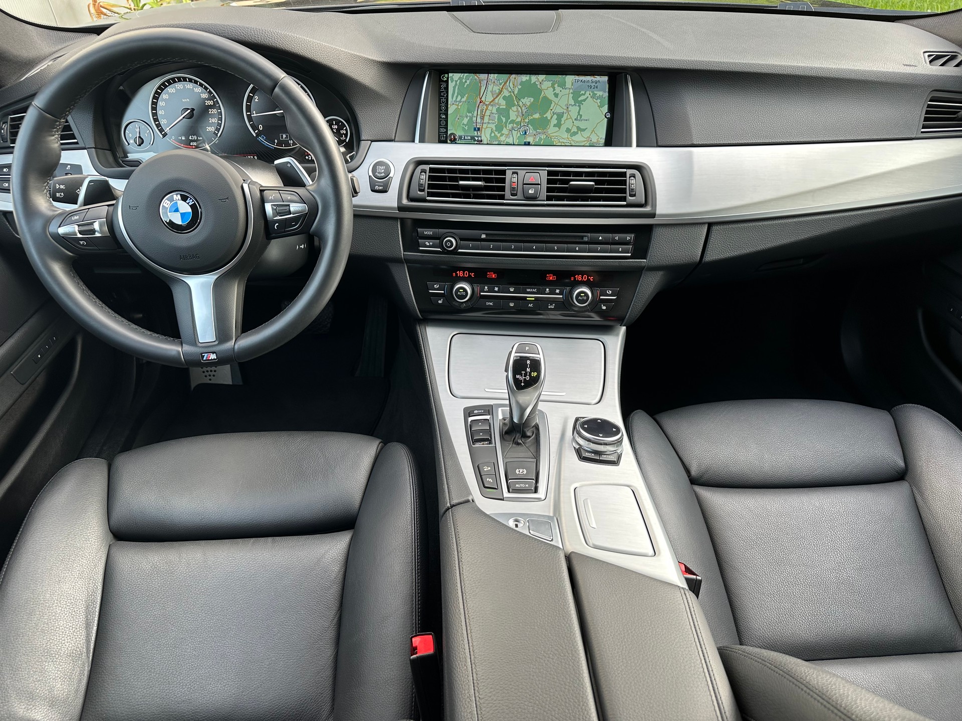 BMW 528i Touring xDrive Steptronic-image-8