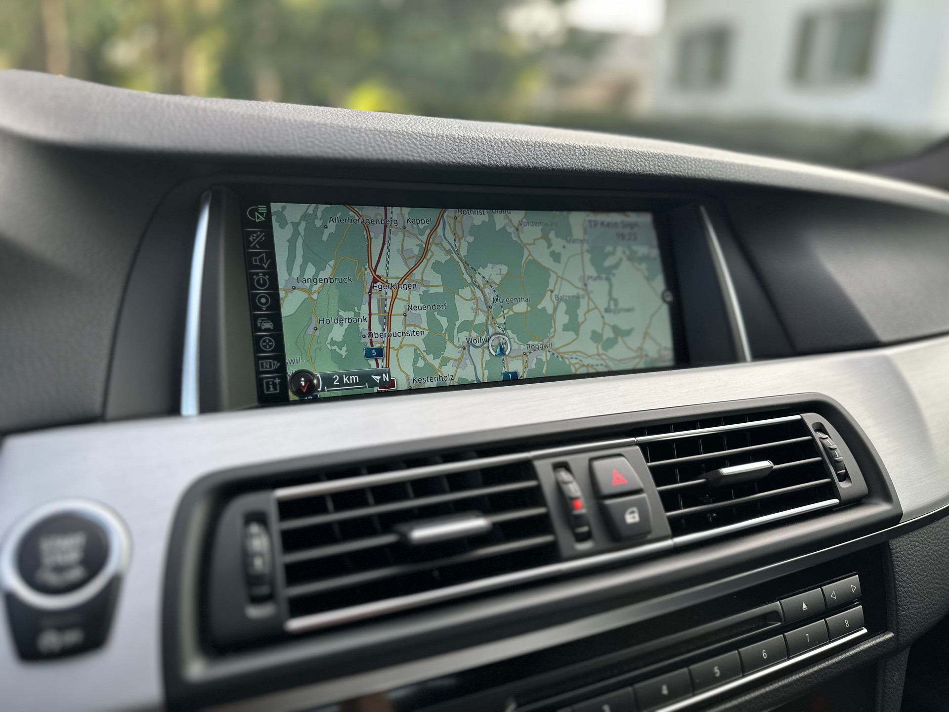 BMW 528i Touring xDrive Steptronic-image-13