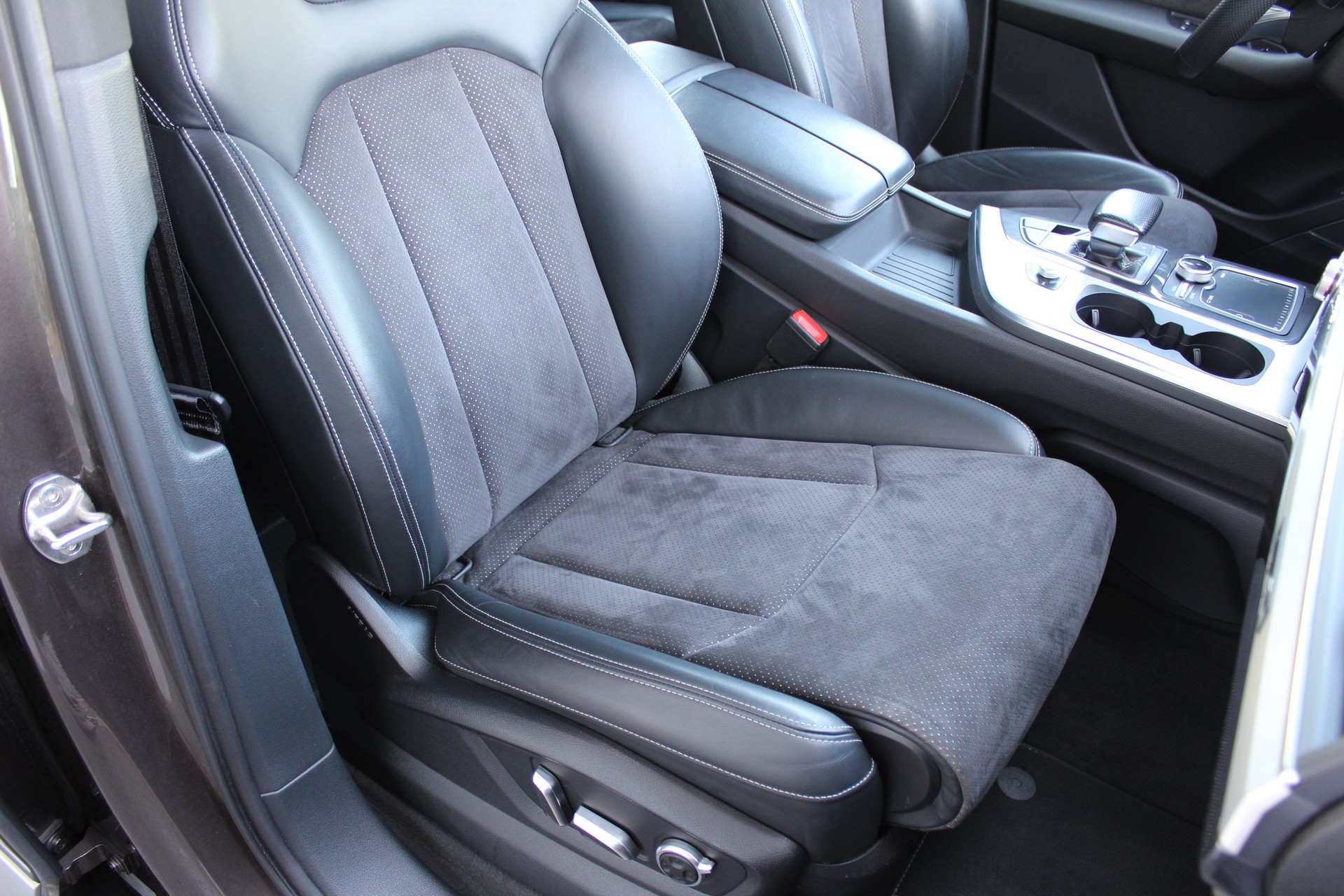 AUDI Q7 3.0 TDI quattro tiptronic 7-Plätzer-image-14