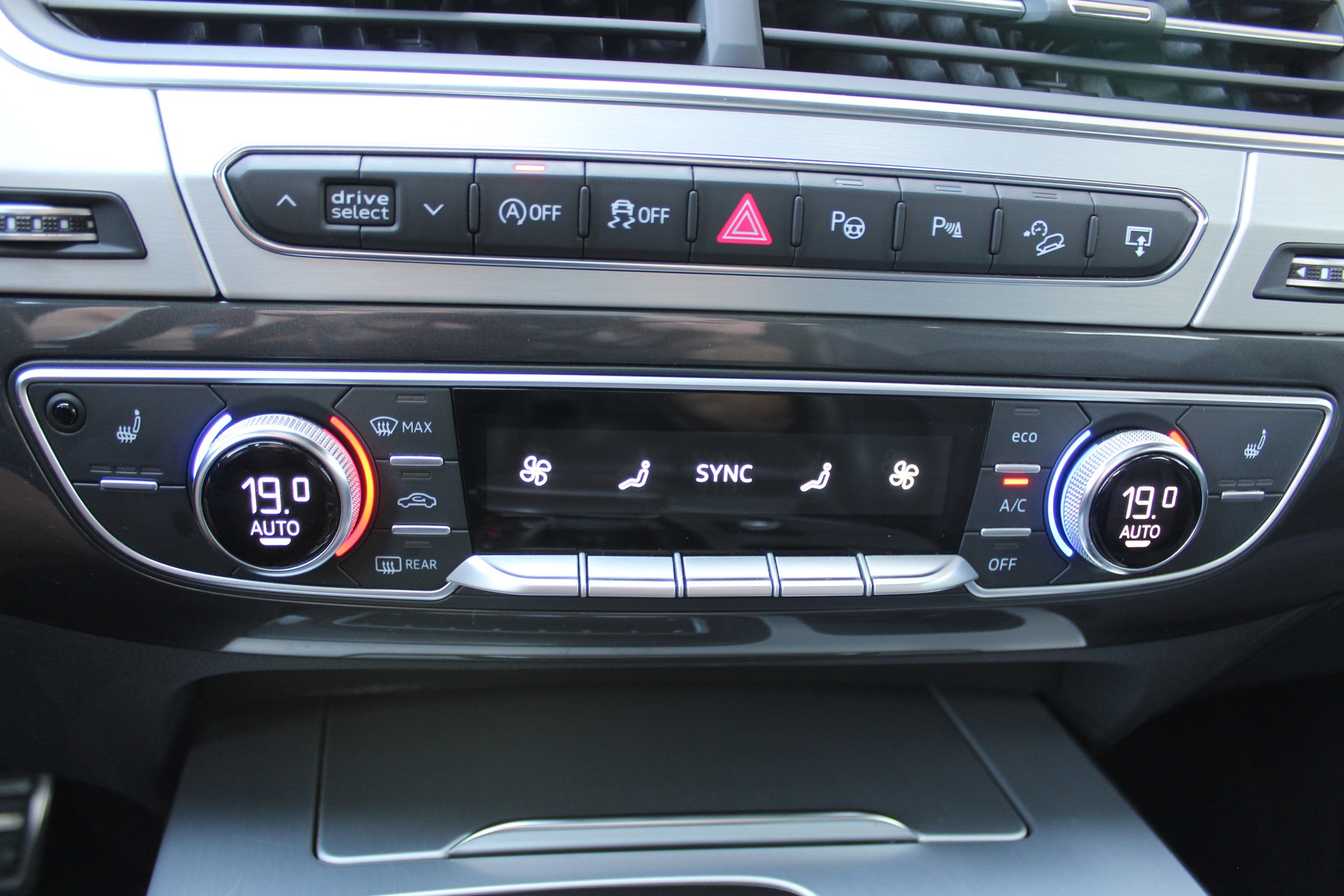 AUDI Q7 3.0 TDI quattro tiptronic 7-Plätzer-image-21
