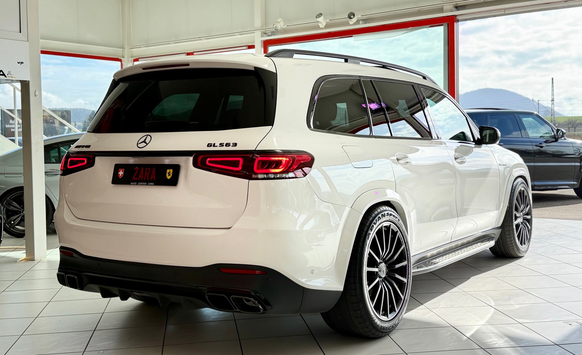 MERCEDES-BENZ GLS 63 S 4Matic+ TCT 9G-image-12