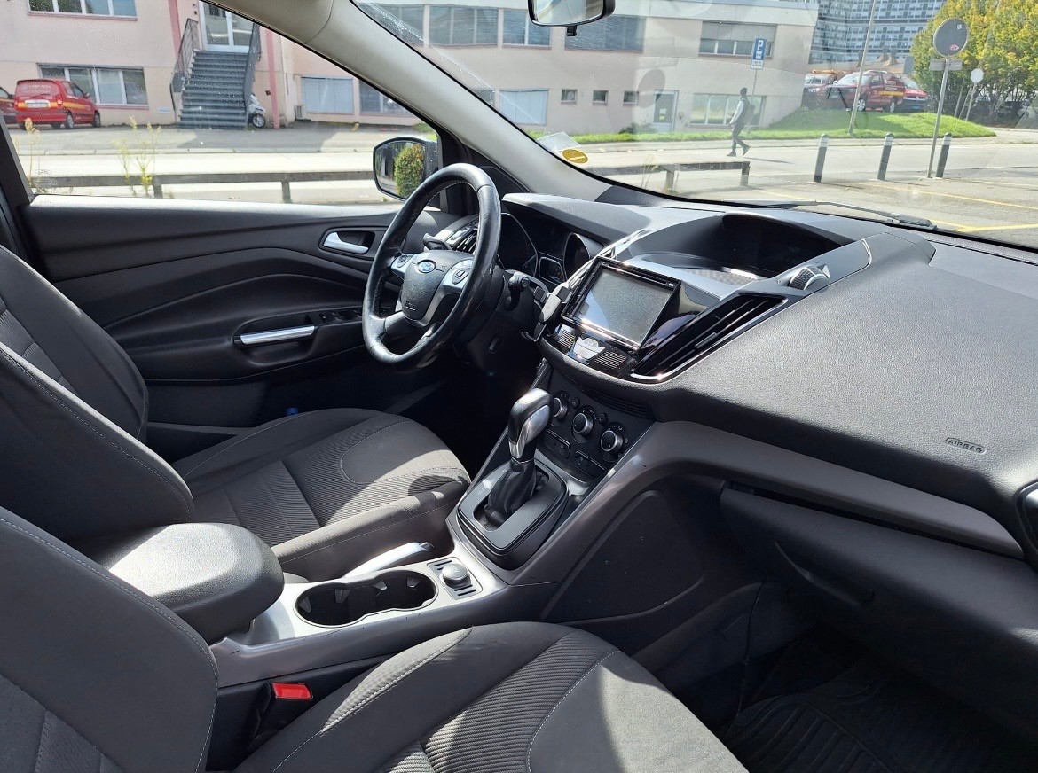 FORD Kuga 2.0 TDCi Titanium 4WD PowerShift-image-8
