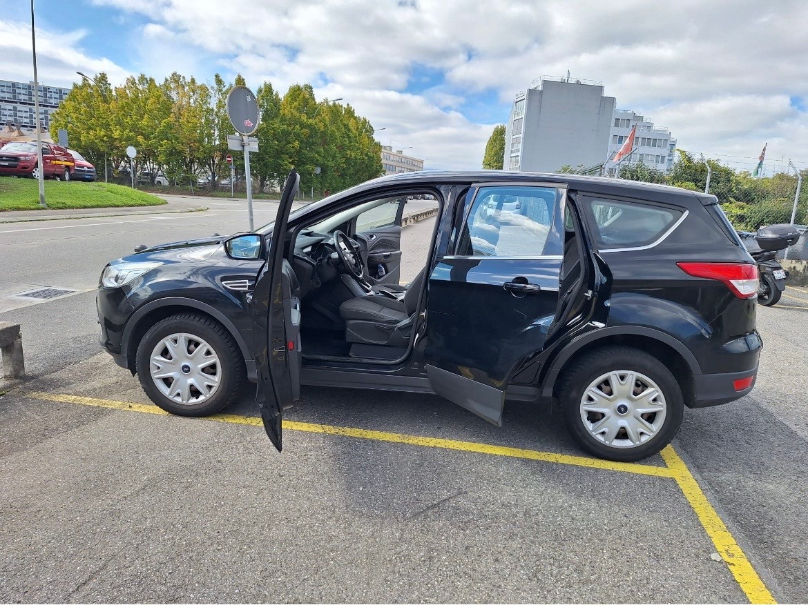 FORD Kuga 2.0 TDCi Titanium 4WD PowerShift-image-4