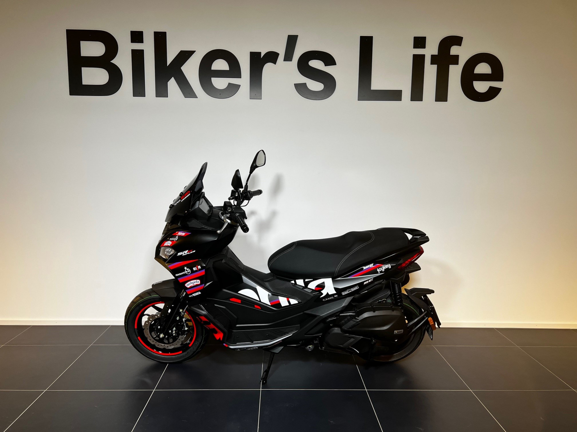 APRILIA SR GT 125 Replica-image-1