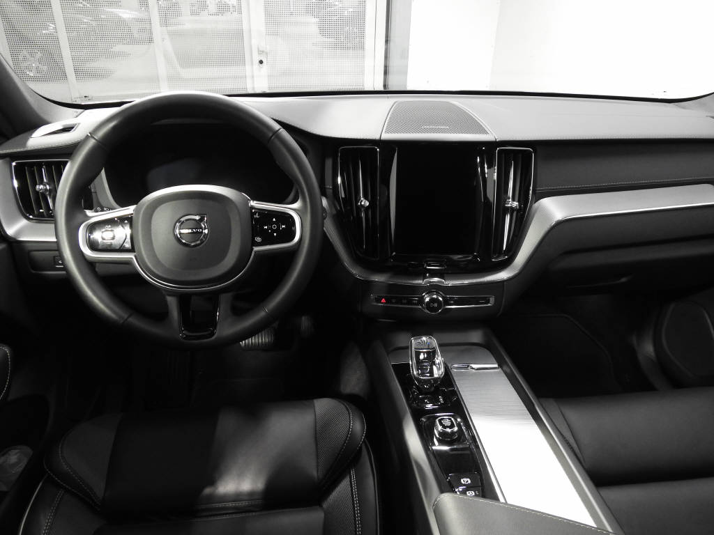 VOLVO XC60 2.0 T6 TE eAWD-image-6