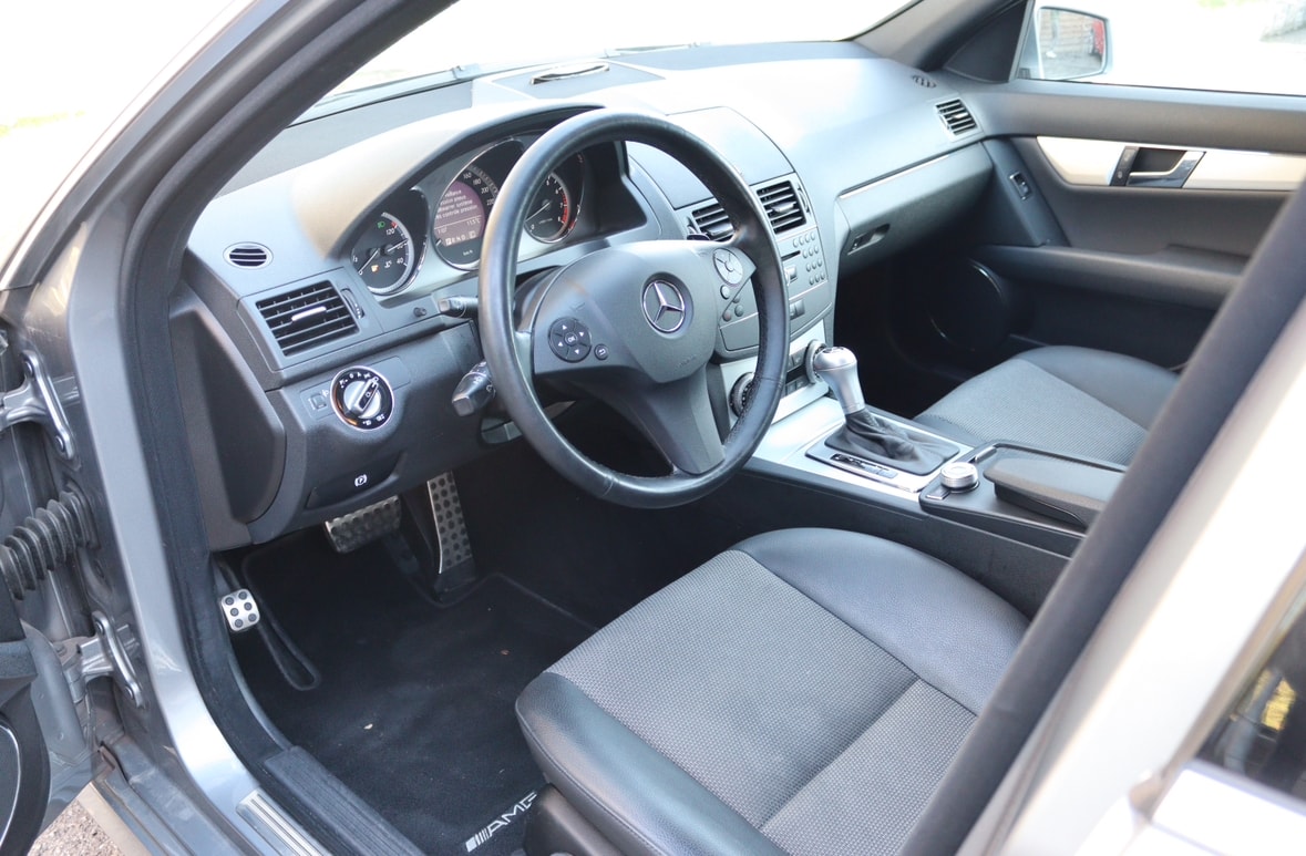 MERCEDES-BENZ C 180 CGI BlueEfficiency Automatic-image-5
