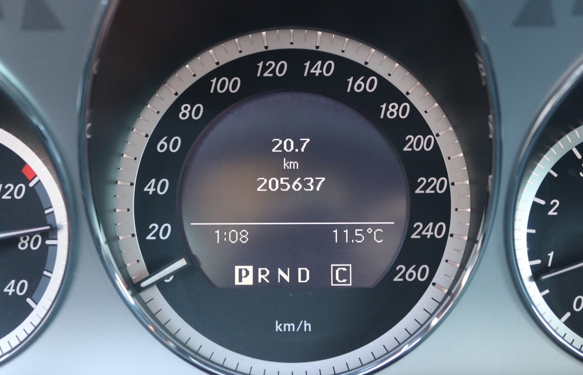 MERCEDES-BENZ C 180 CGI BlueEfficiency Automatic-image-8