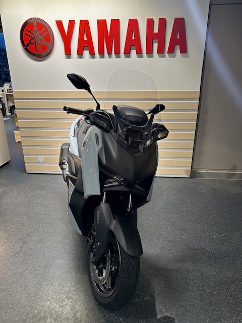 YAMAHA X-Max 300 Tech Max-image-5