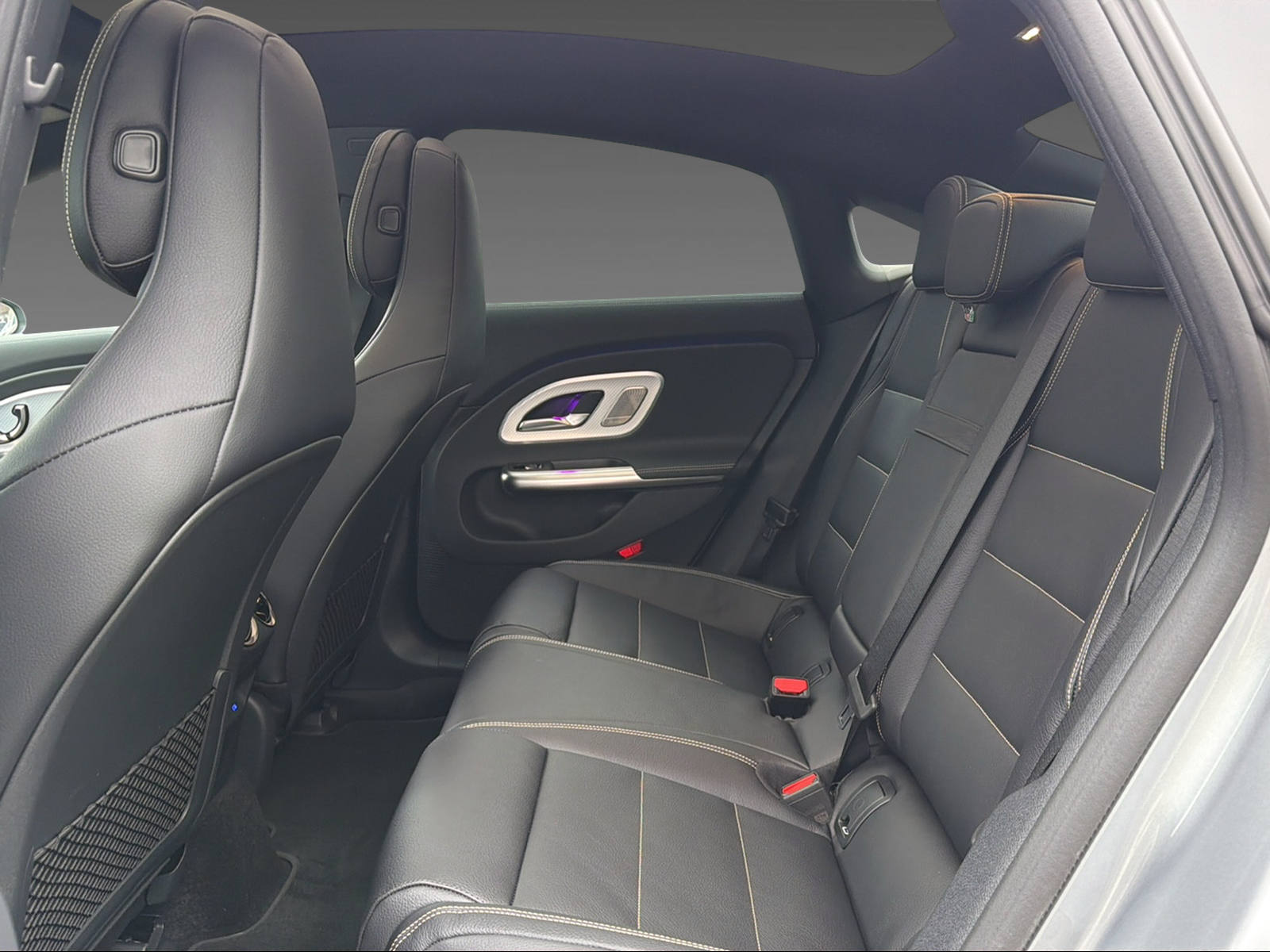 MERCEDES-BENZ CLA 350 4Matic EQ Technology-image-8