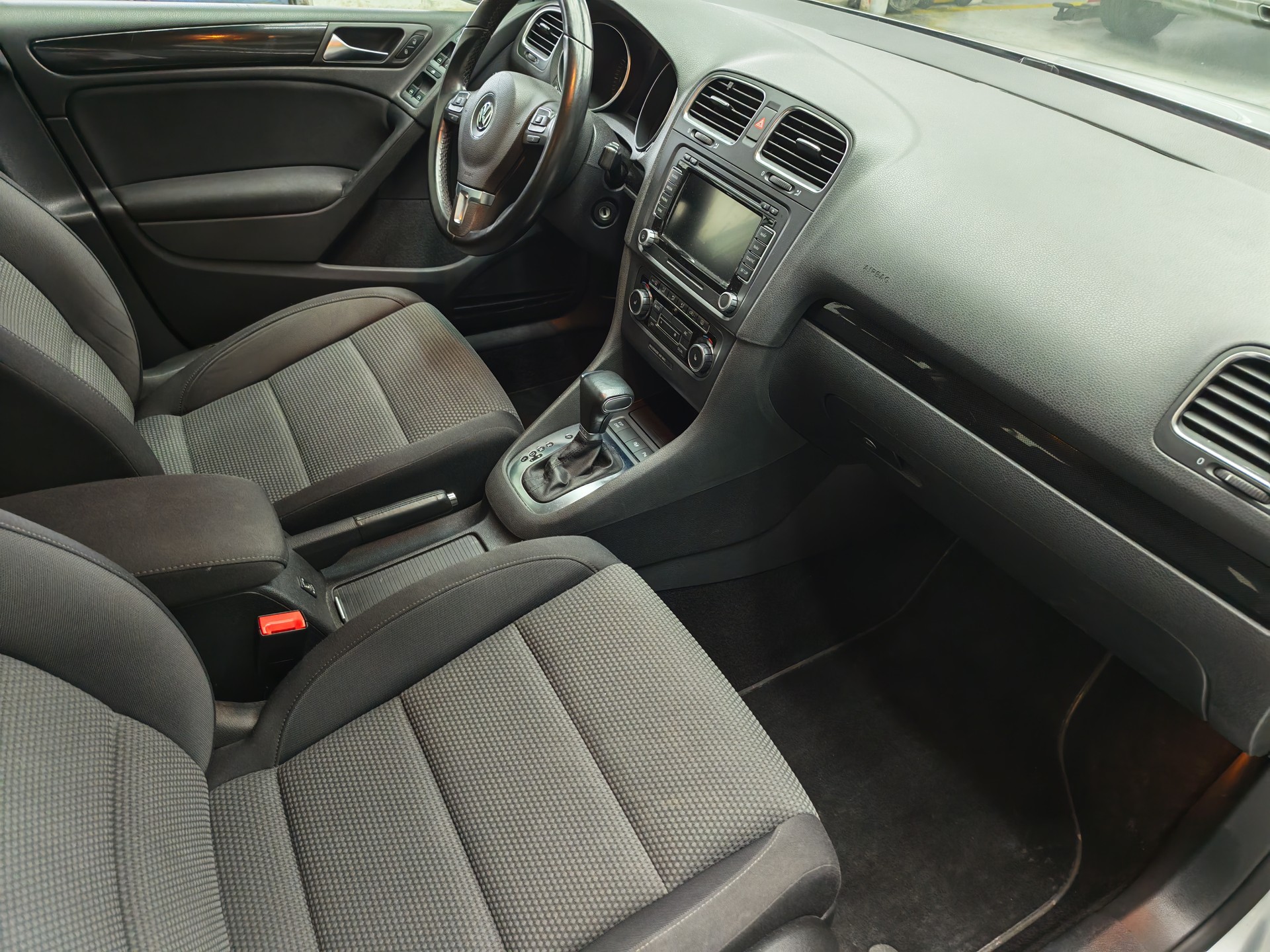VW Golf 1.4 TSI Team DSG-image-9