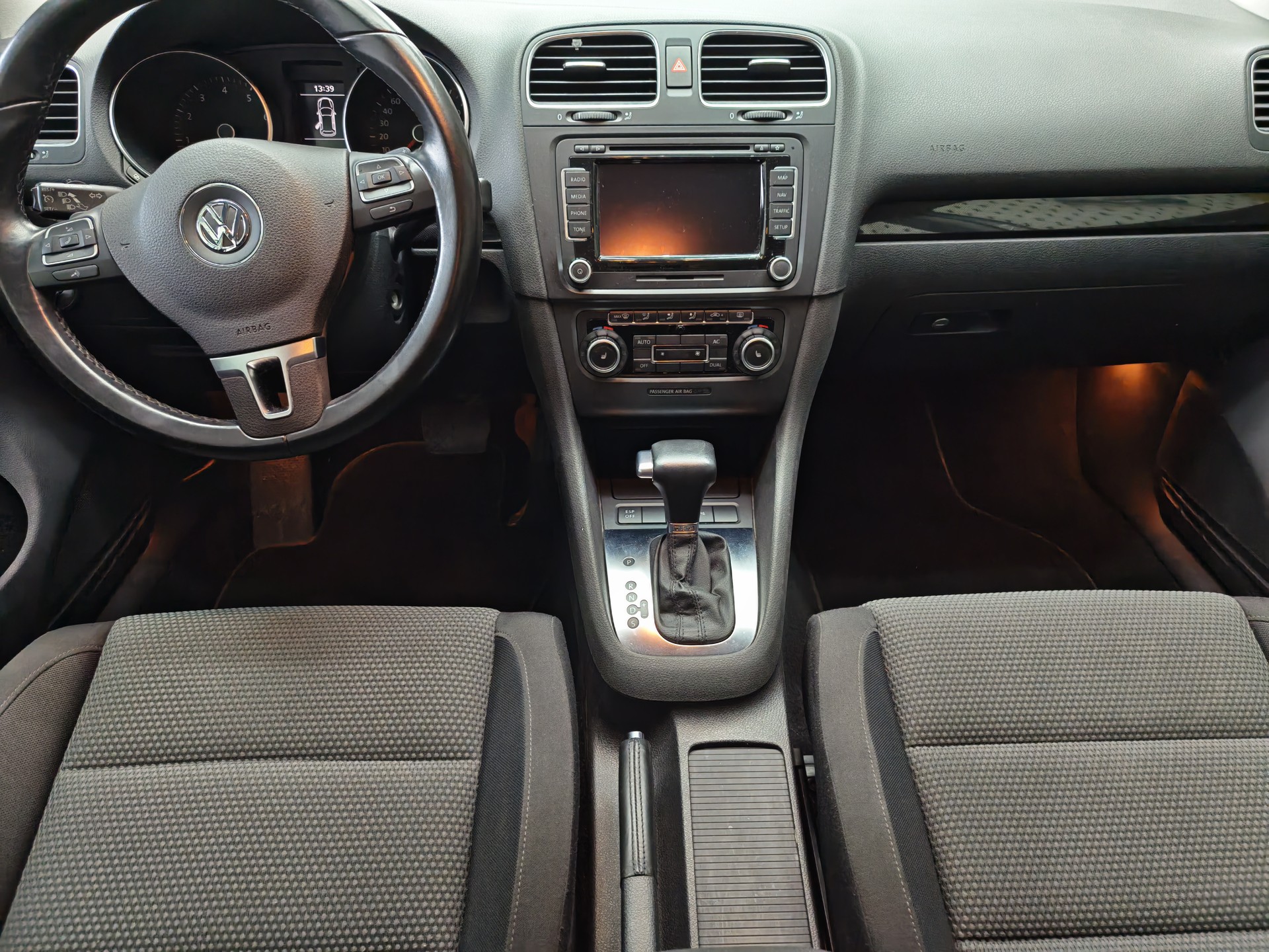 VW Golf 1.4 TSI Team DSG-image-8