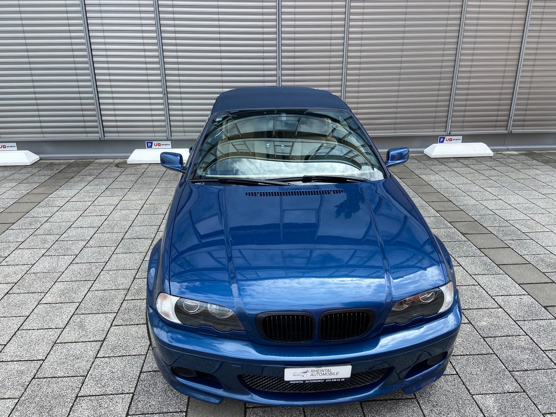 BMW 330Ci Cabriolet-image-2