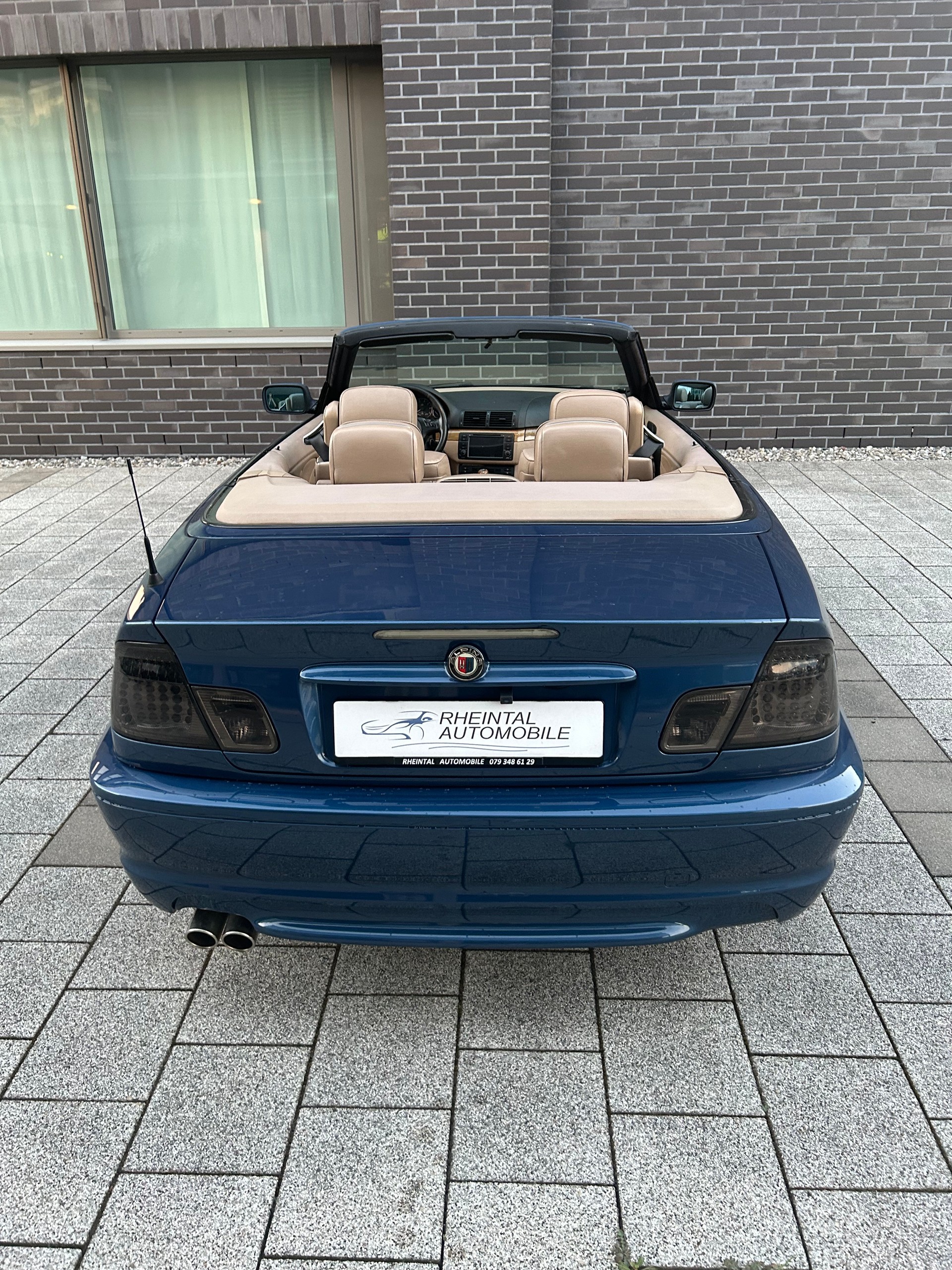 BMW 330Ci Cabriolet-image-10