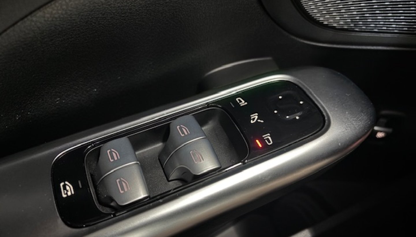MERCEDES-BENZ C 220 d 4Matic-image-9