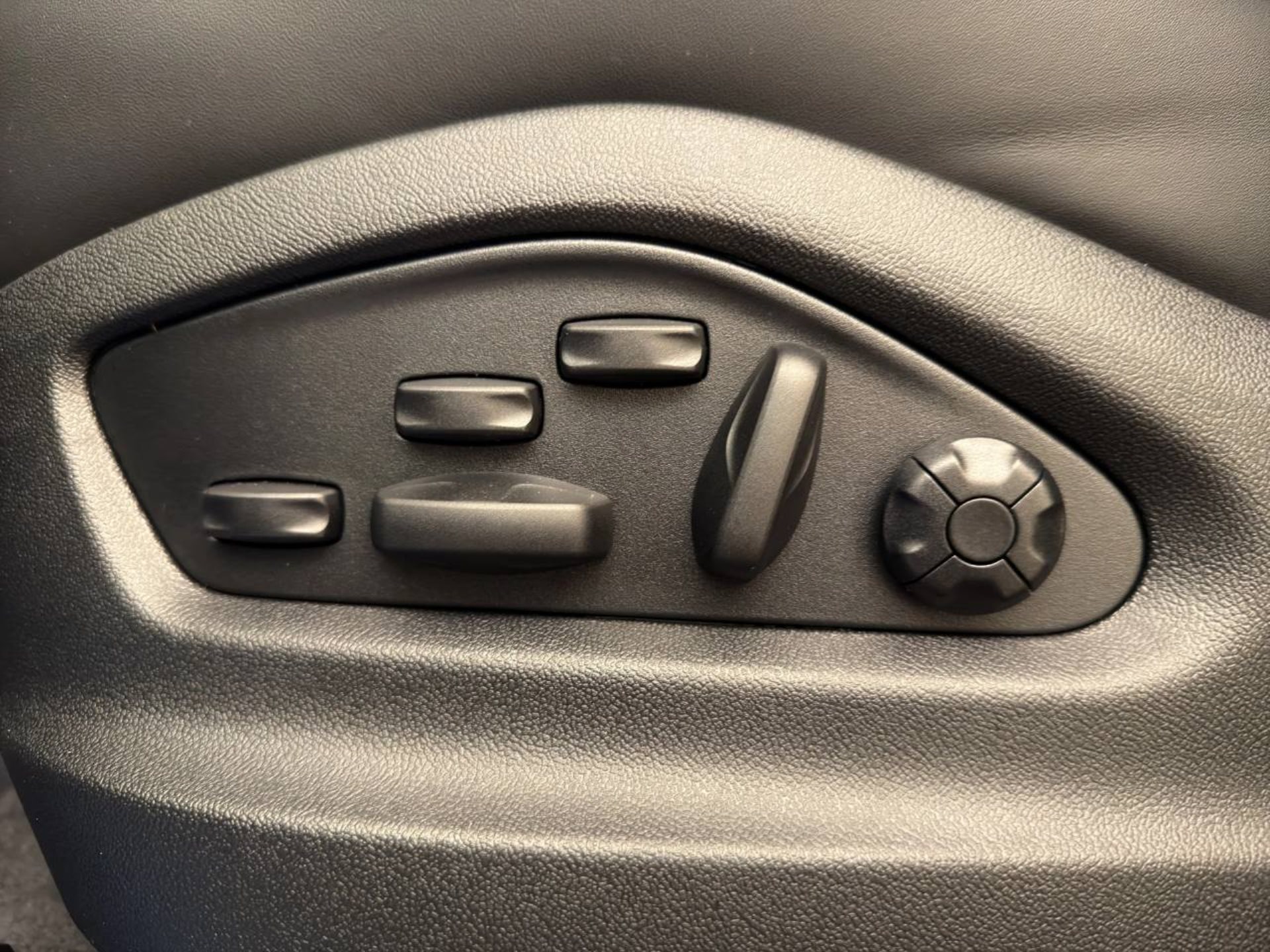 PORSCHE Cayenne S E-Hybrid Coupé Black Edition-image-19