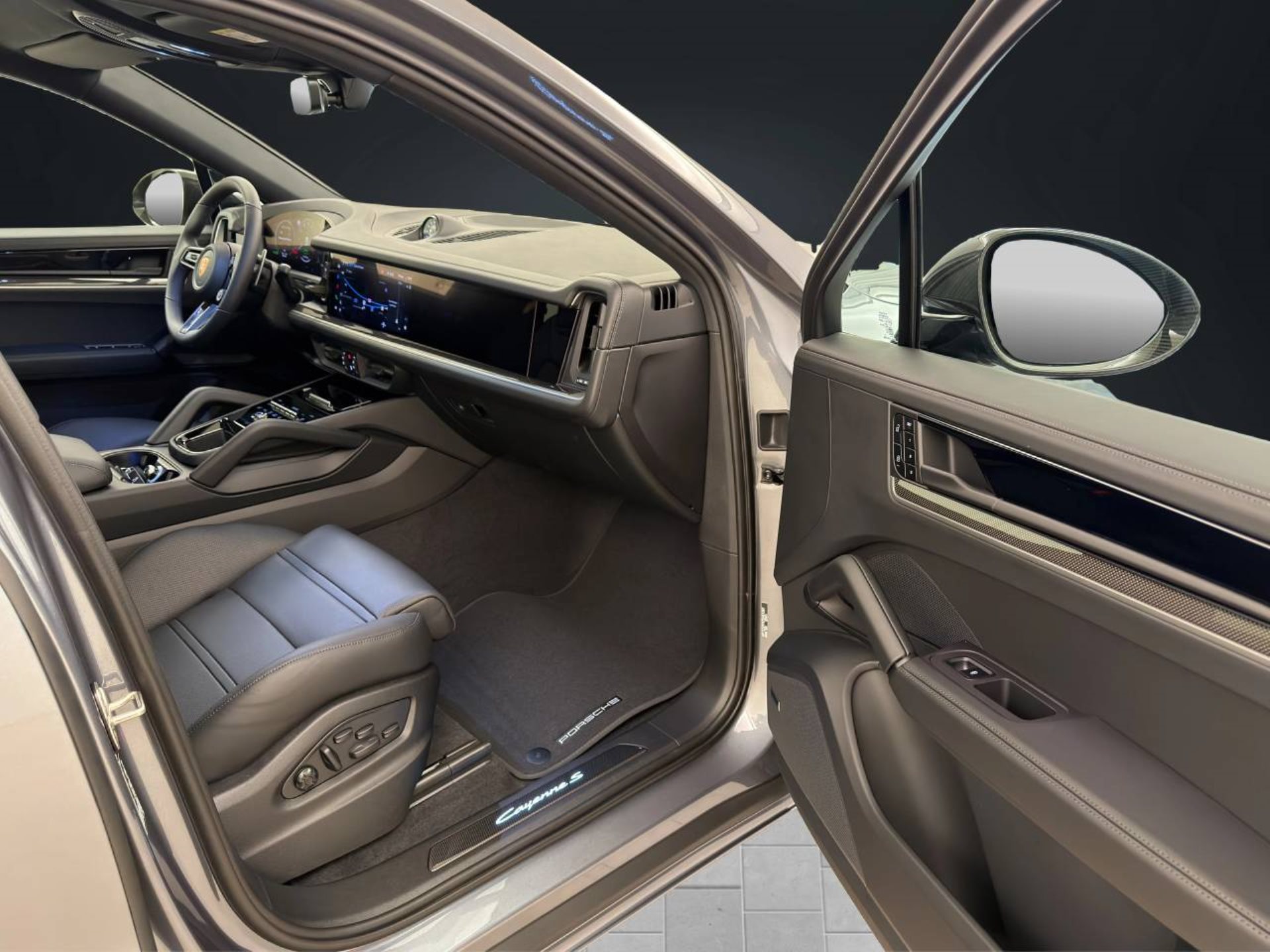 PORSCHE Cayenne S E-Hybrid Coupé Black Edition-image-22