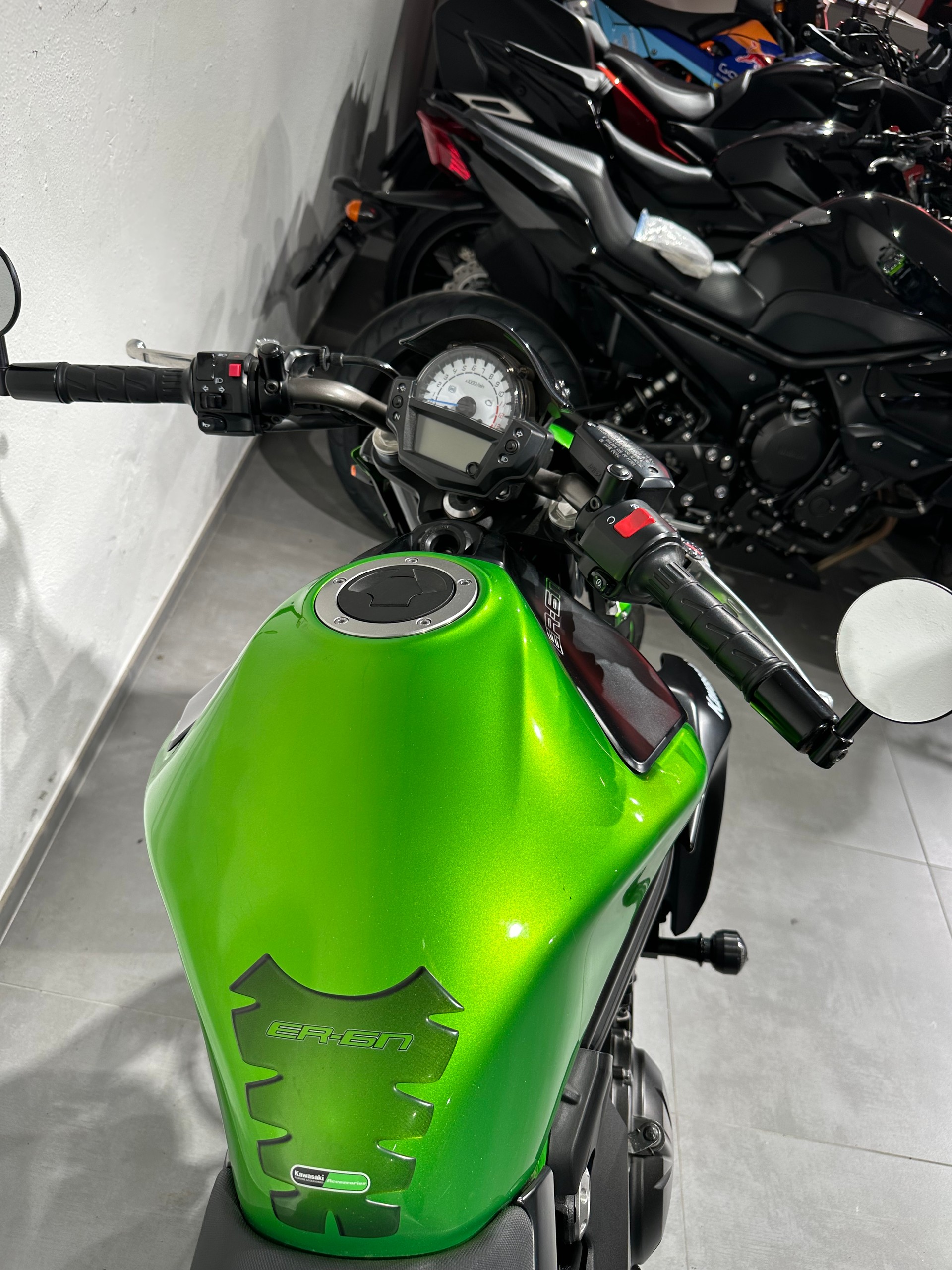 KAWASAKI ER-6 N-image-3