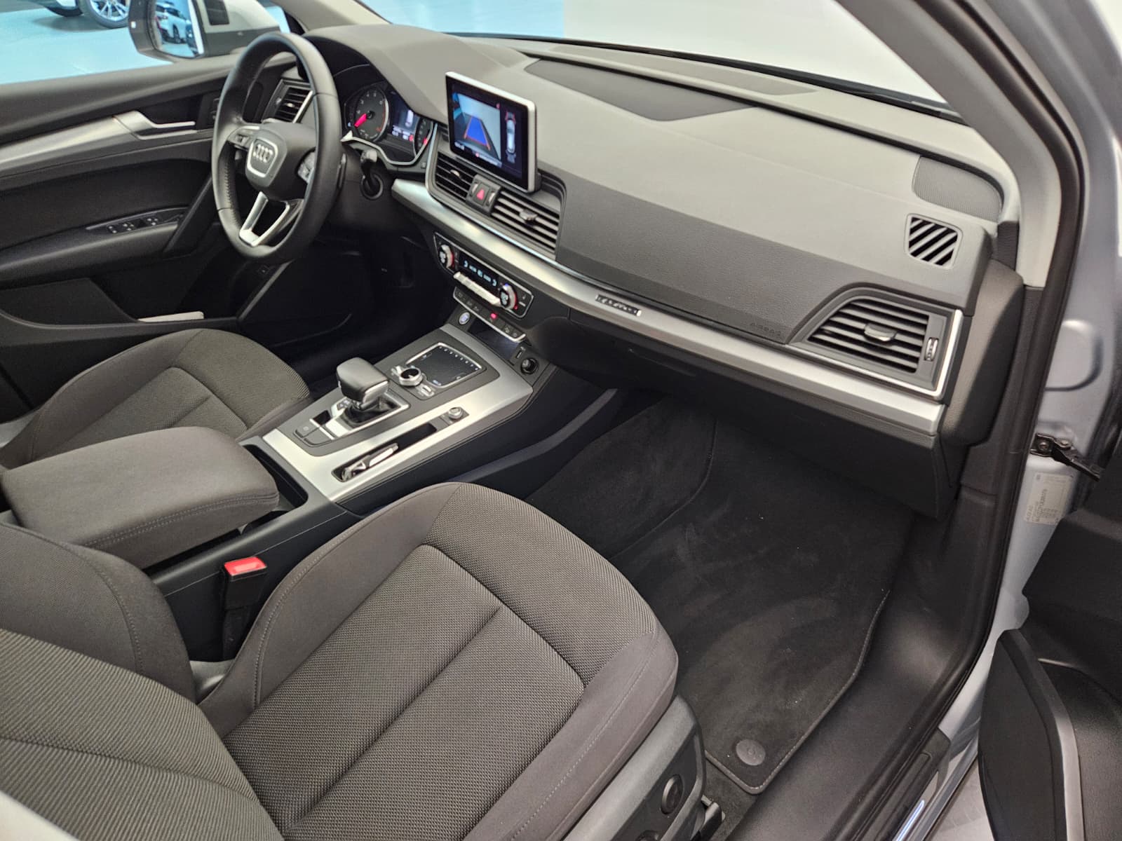 AUDI Q5 45 TFSI design quattro S-tronic-image-11
