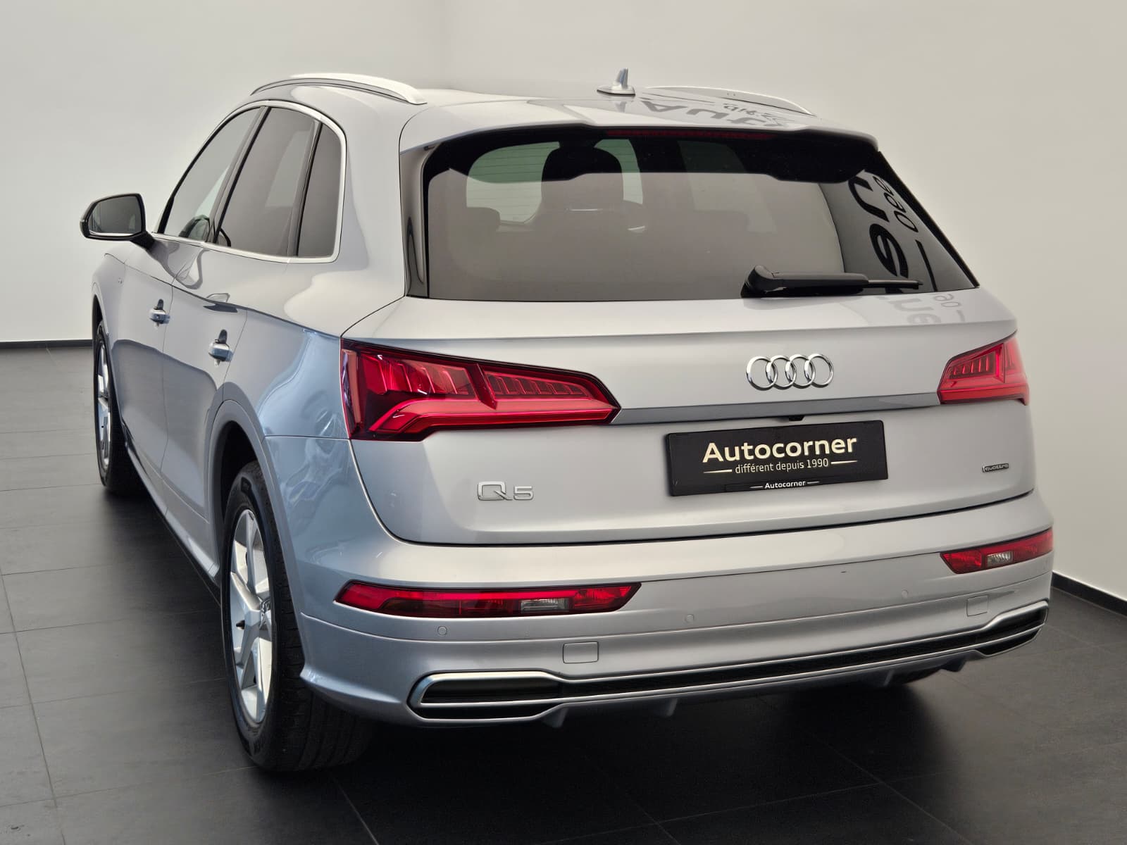 AUDI Q5 45 TFSI design quattro S-tronic-image-8