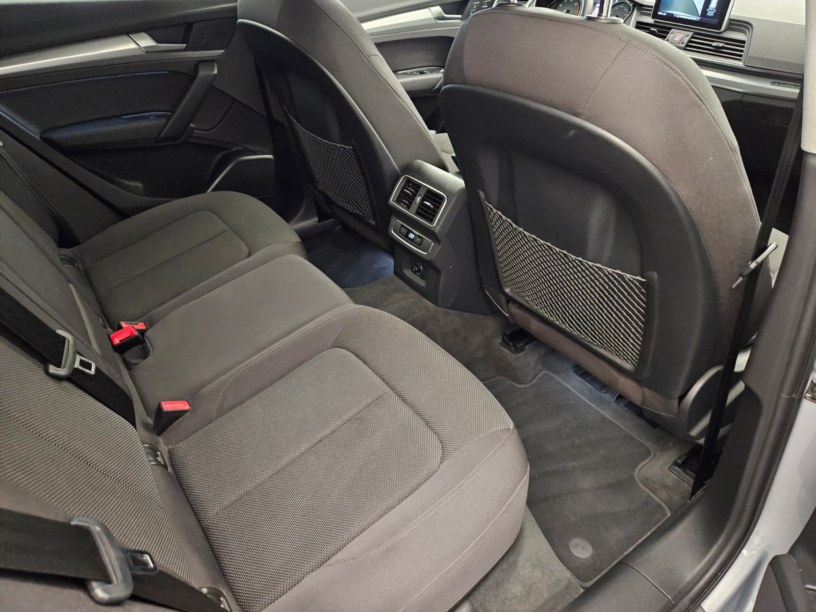 AUDI Q5 45 TFSI design quattro S-tronic-image-13