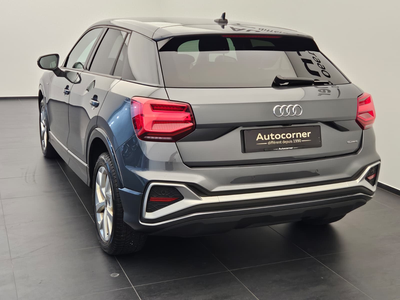 AUDI Q2 35 TDI S line quattro S-tronic-image-8