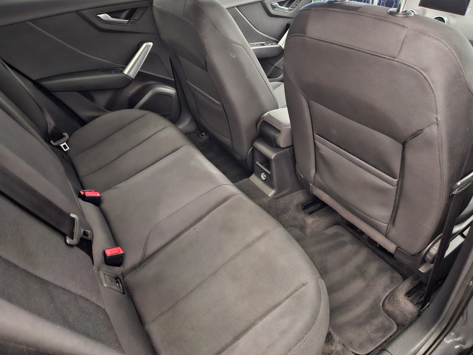 AUDI Q2 35 TDI S line quattro S-tronic-image-13