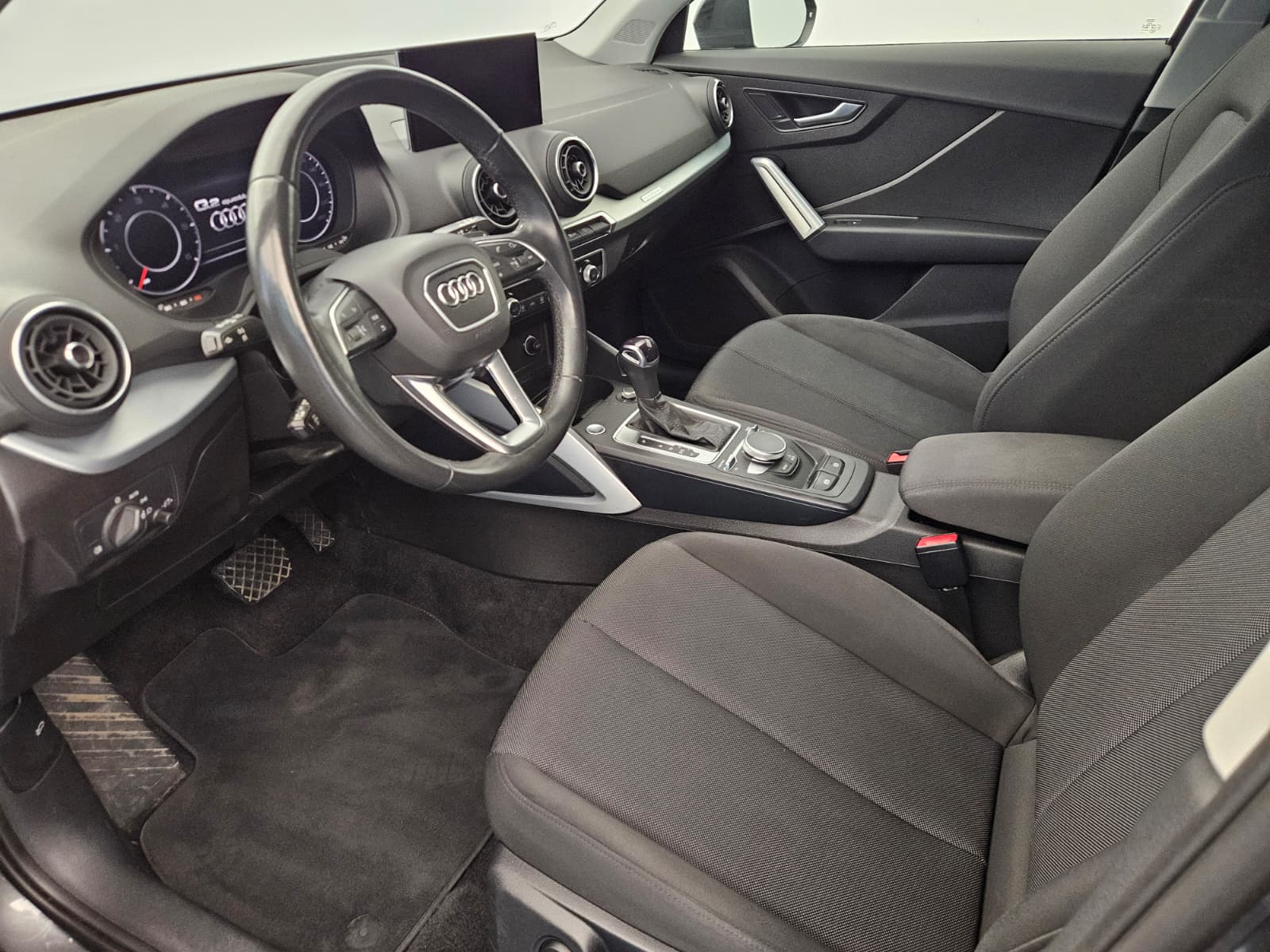 AUDI Q2 35 TDI S line quattro S-tronic-image-10