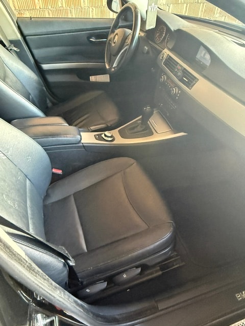 BMW 320d Touring-image-3