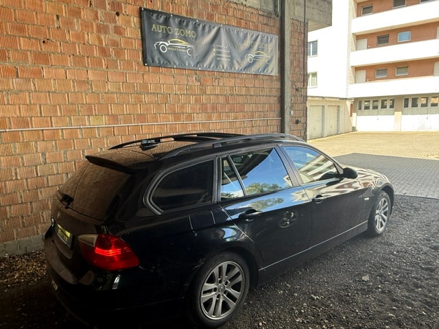 BMW 320d Touring-image-1