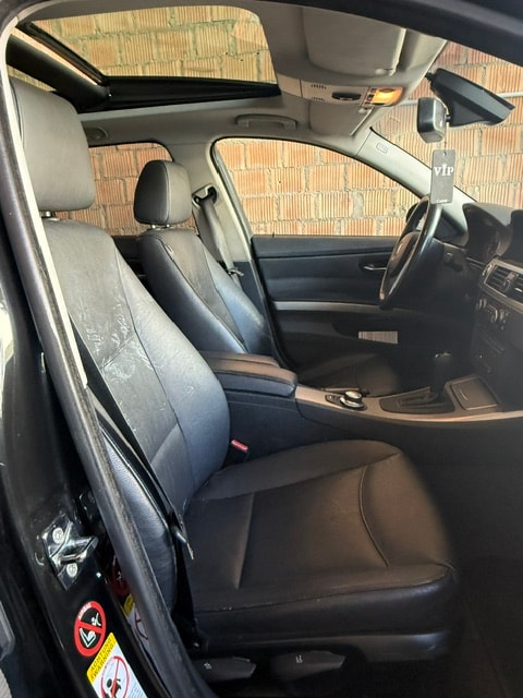 BMW 320d Touring-image-4
