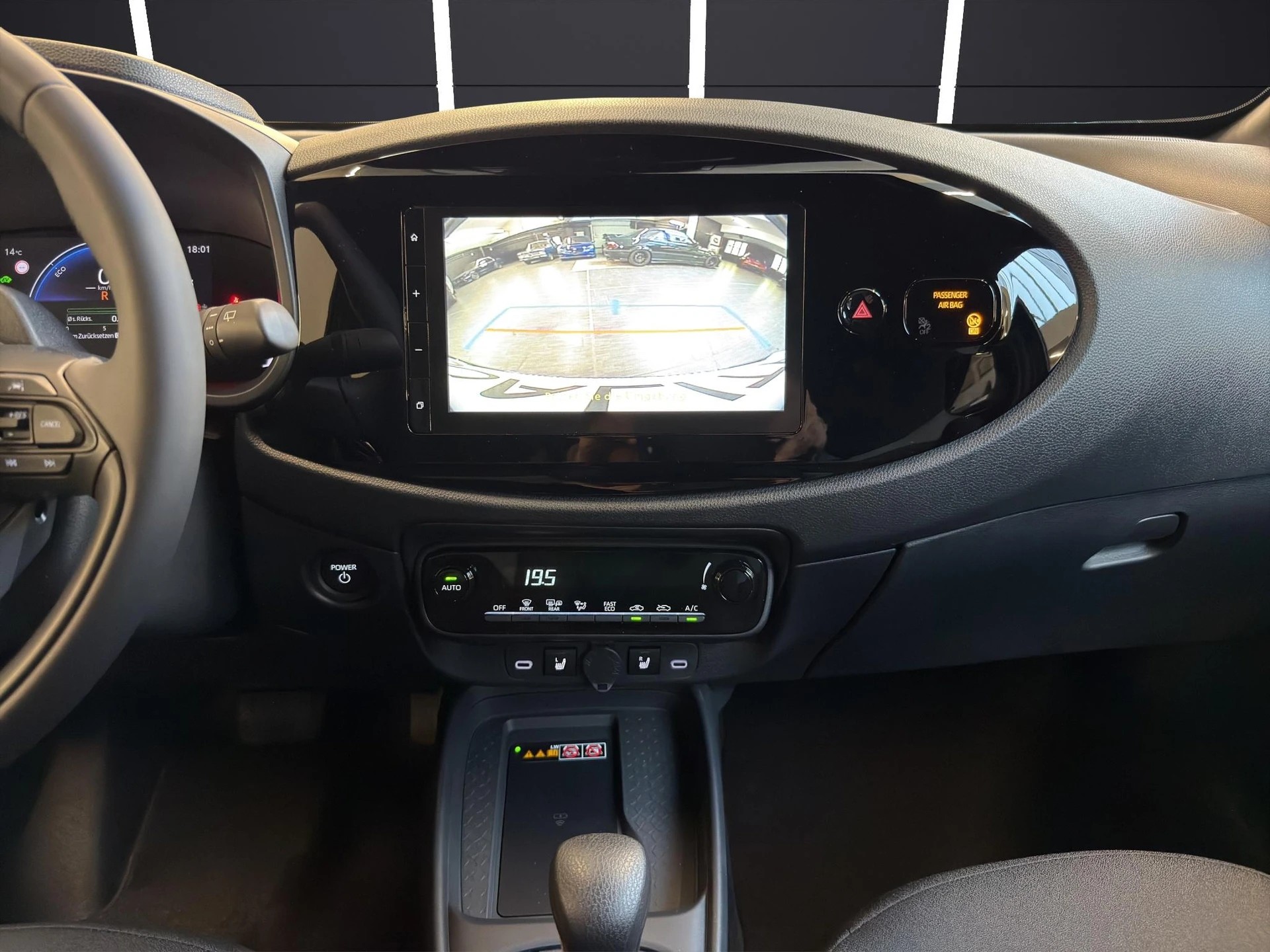 TOYOTA TOYOTA Aygo X 1.5 VVT-i HSD Trend-image-11