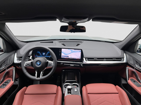 BMW iX1 eDrive 20 Ed. M Sport-image-10