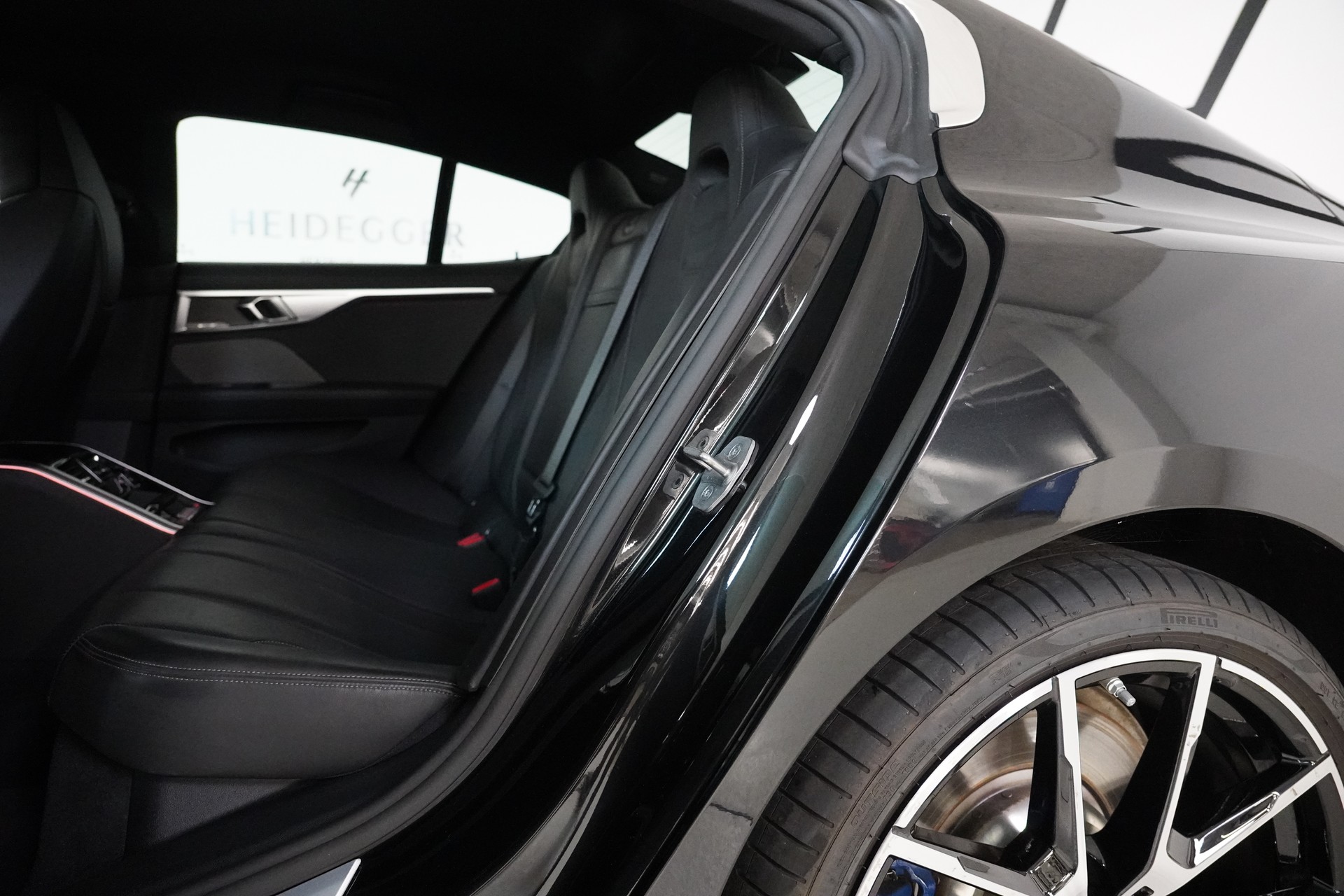 BMW 840d xDrive 48V M Sport Steptronic-image-12