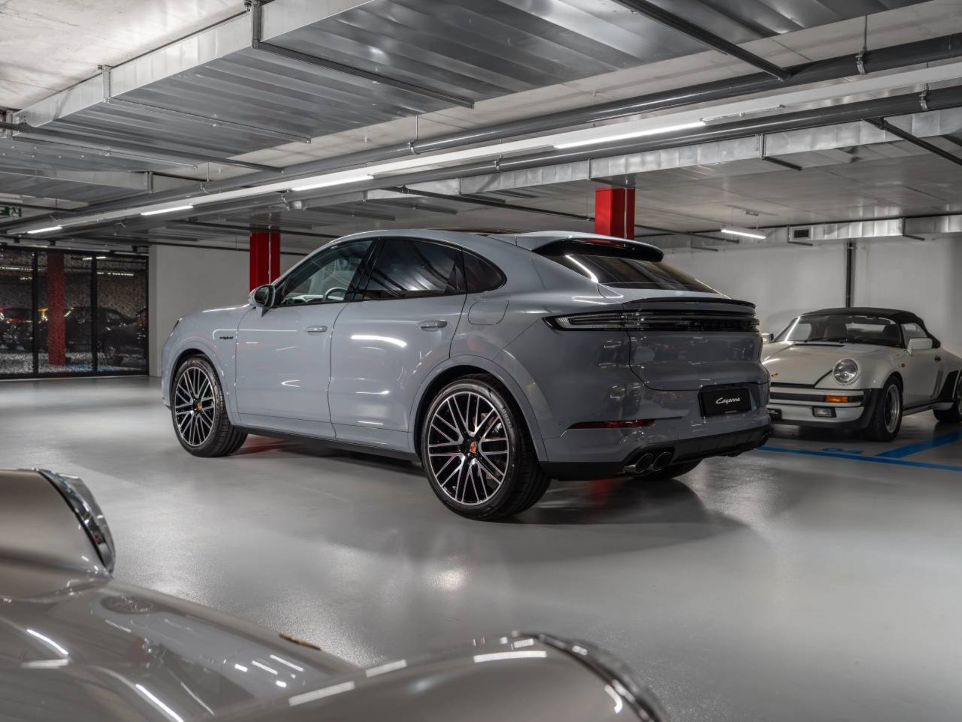 PORSCHE Cayenne E-Hybrid Coupé Black Edition-showroom-element-2