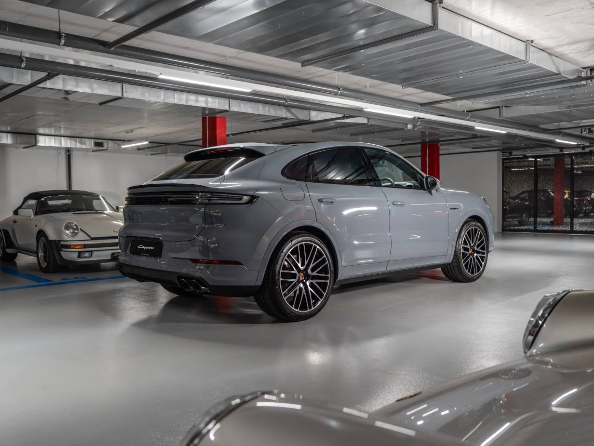 PORSCHE Cayenne E-Hybrid Coupé Black Edition-image-7