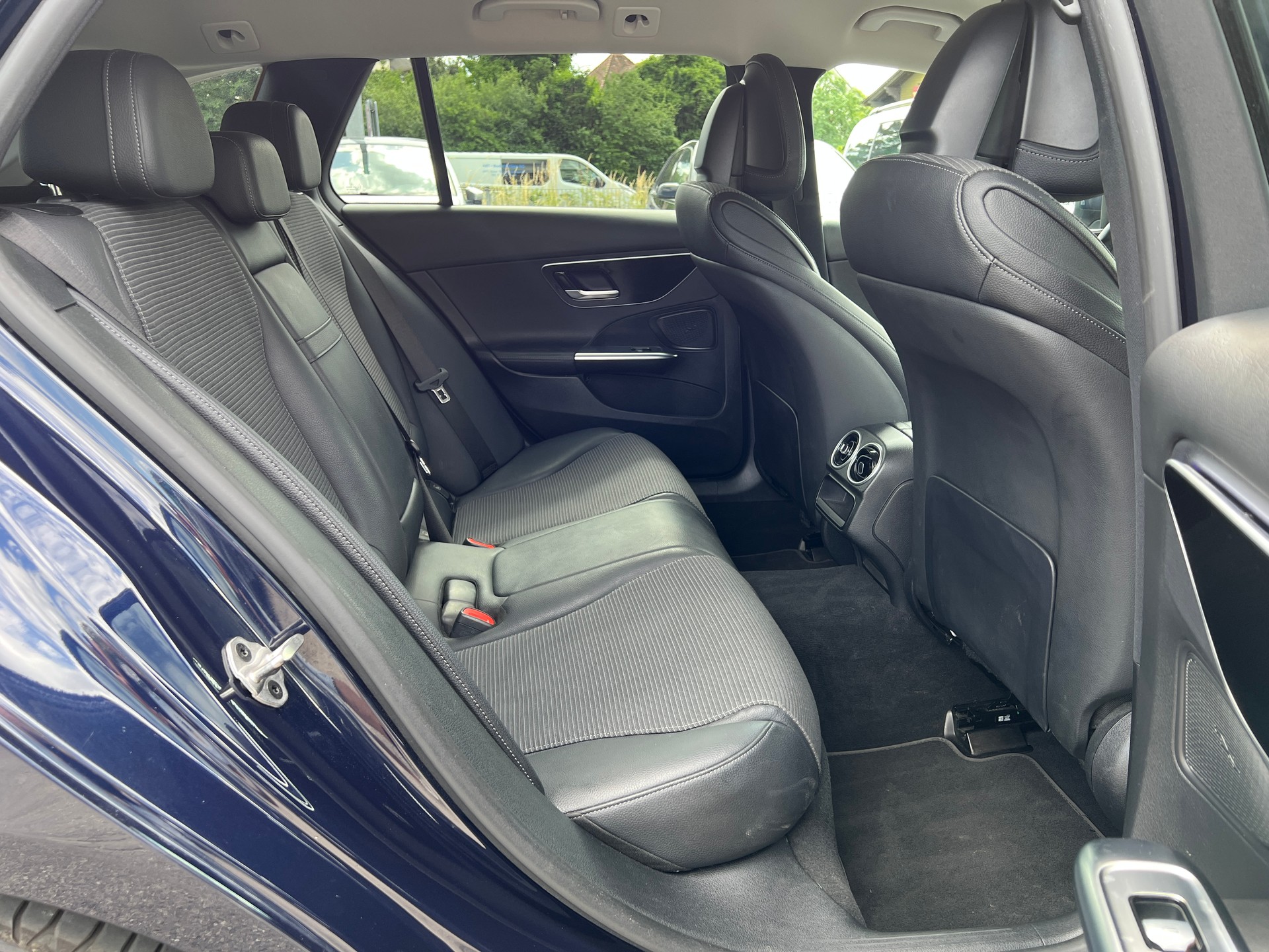 MERCEDES-BENZ C 220 d T 4Matic-image-11