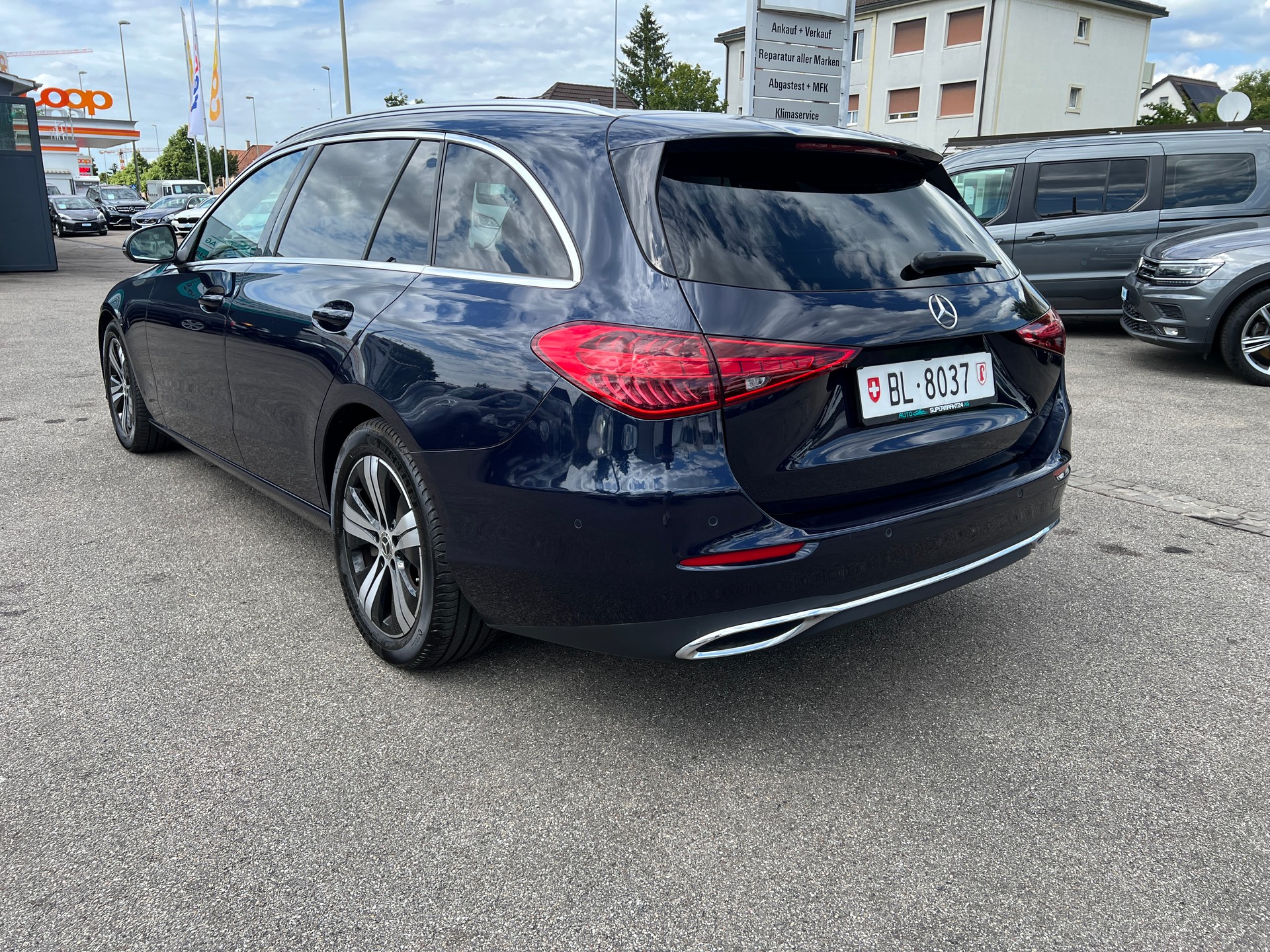 MERCEDES-BENZ C 220 d T 4Matic-image-1