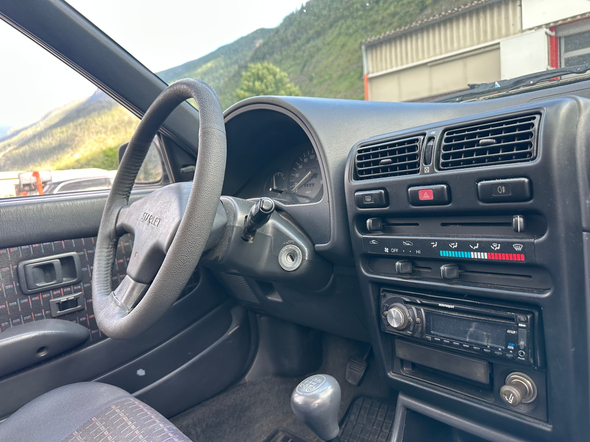 TOYOTA Starlet 1.3 XLi-image-8