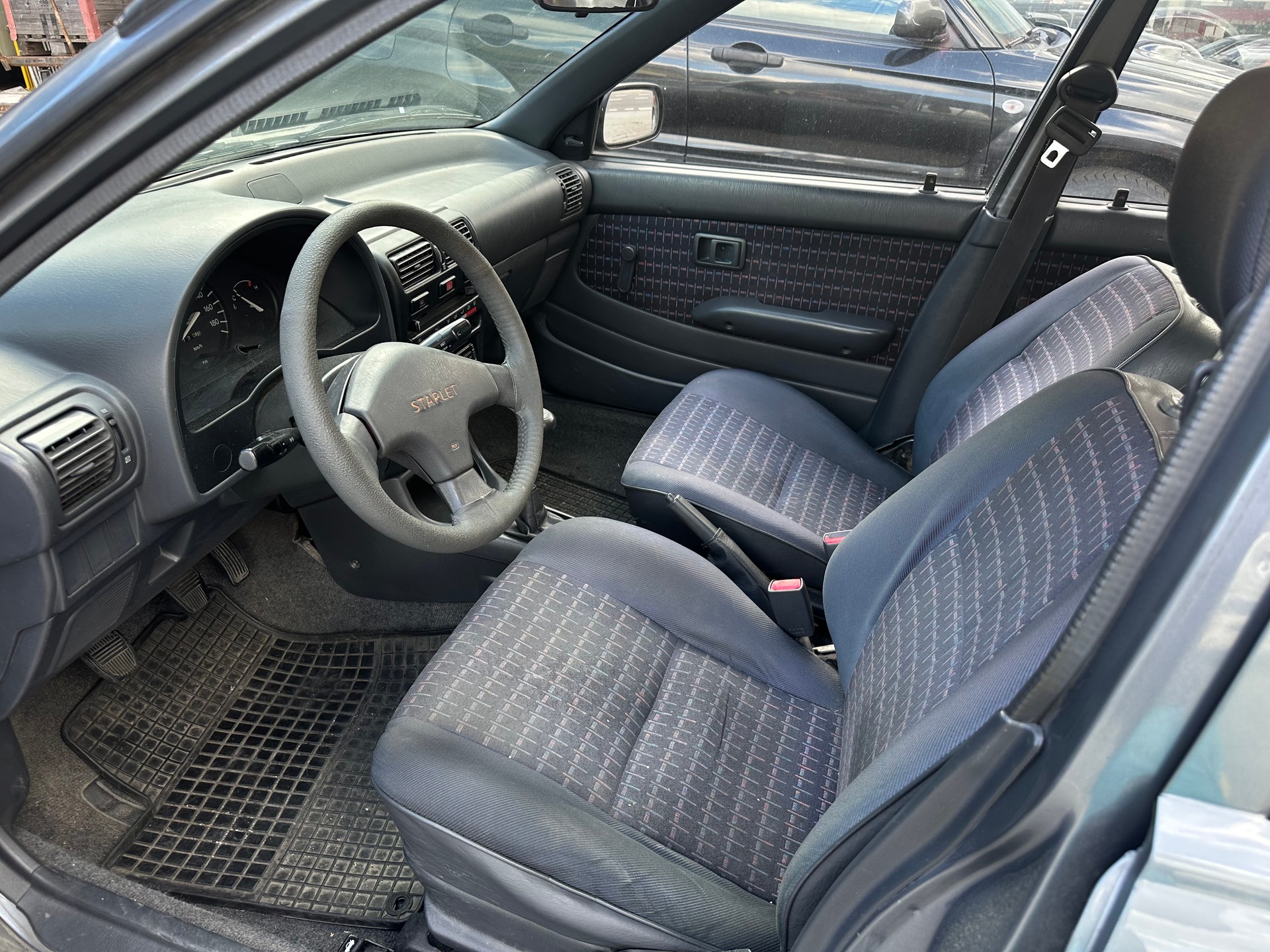 TOYOTA Starlet 1.3 XLi-image-5