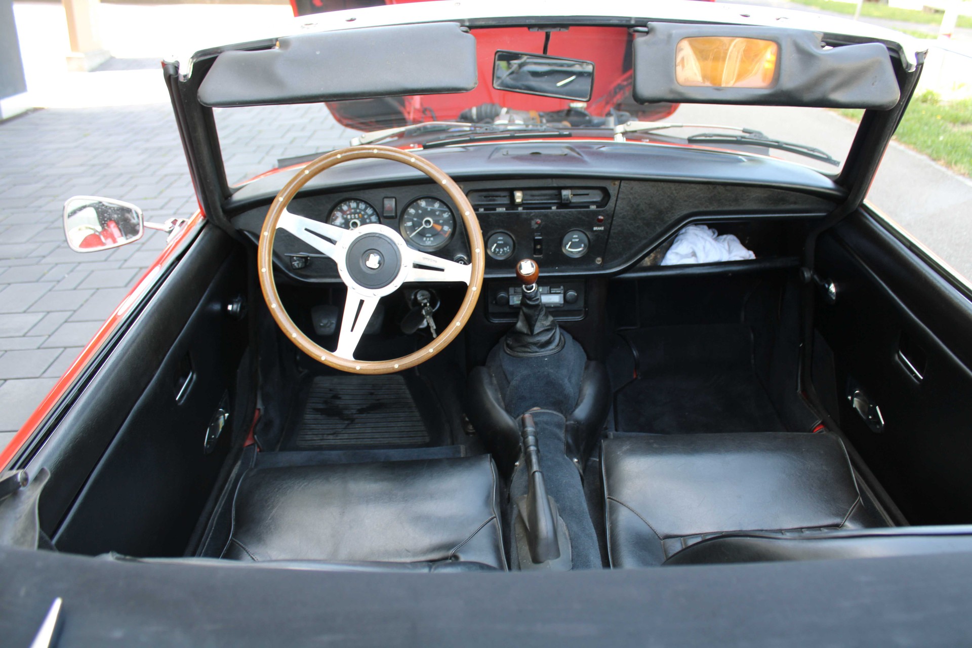 TRIUMPH SPITFIRE IV-image-6