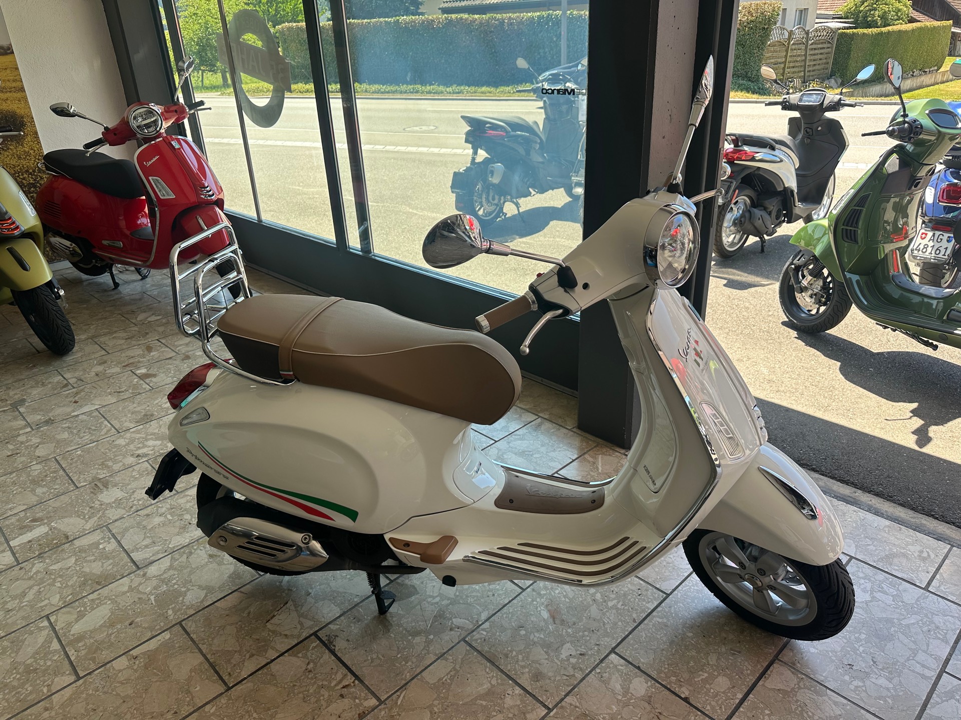PIAGGIO Vespa 125 Primavera i.e. 3V-image-1