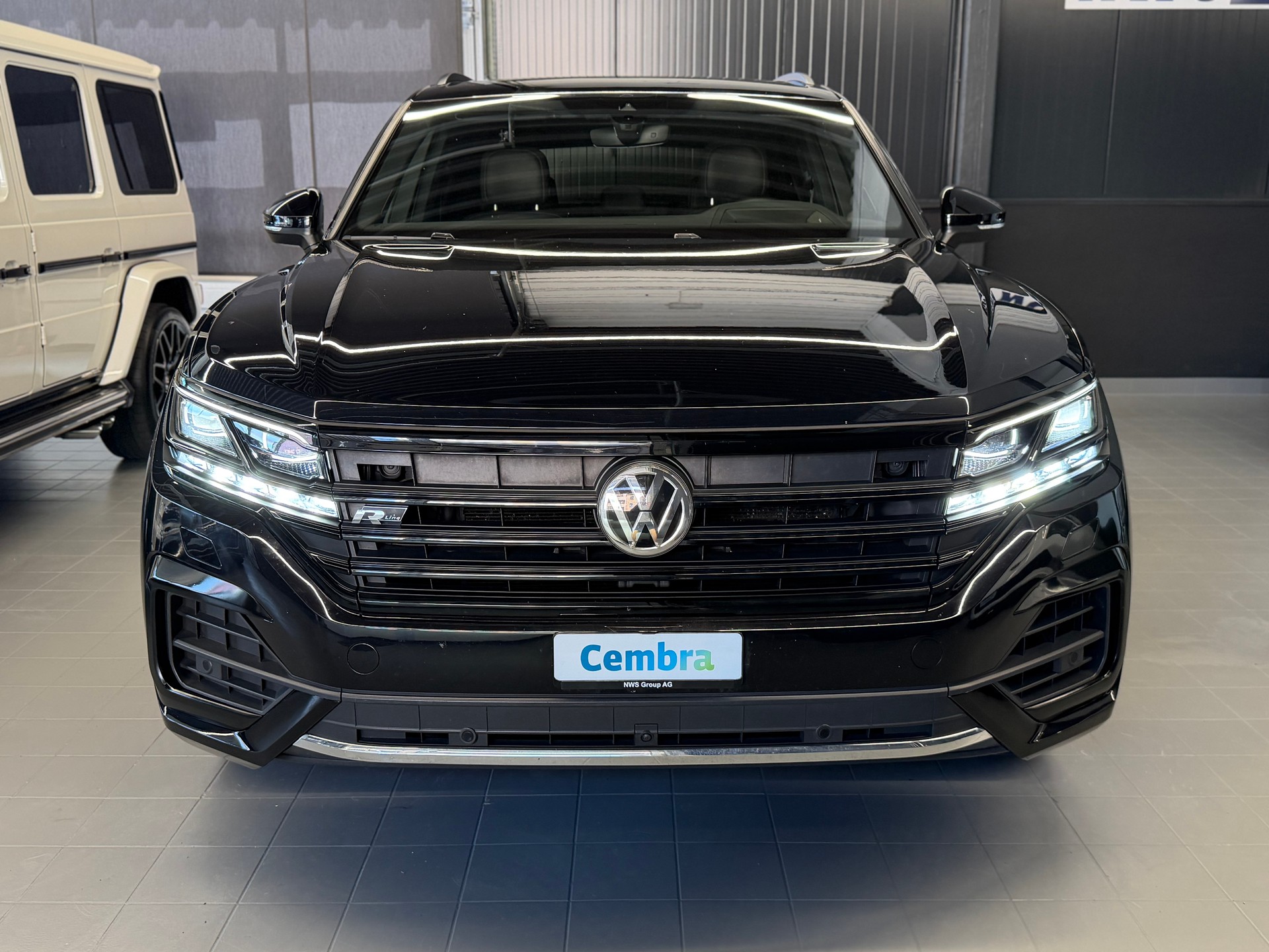 VW Touareg 3.0 TDI R Line Tiptronic-showroom-element-2