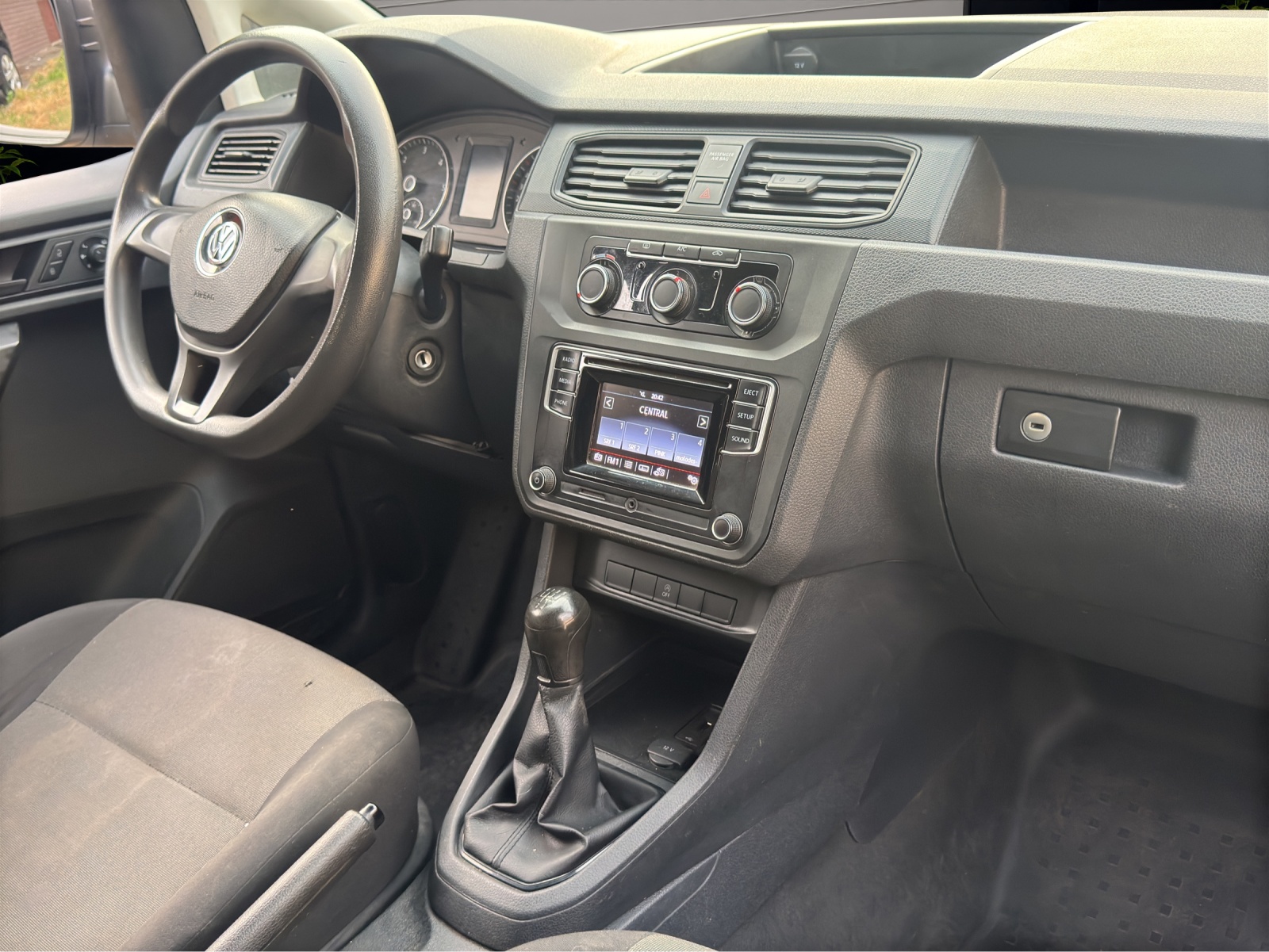 VW Caddy Maxi 2.0TDI Entry BlueMotion Technology-image-11